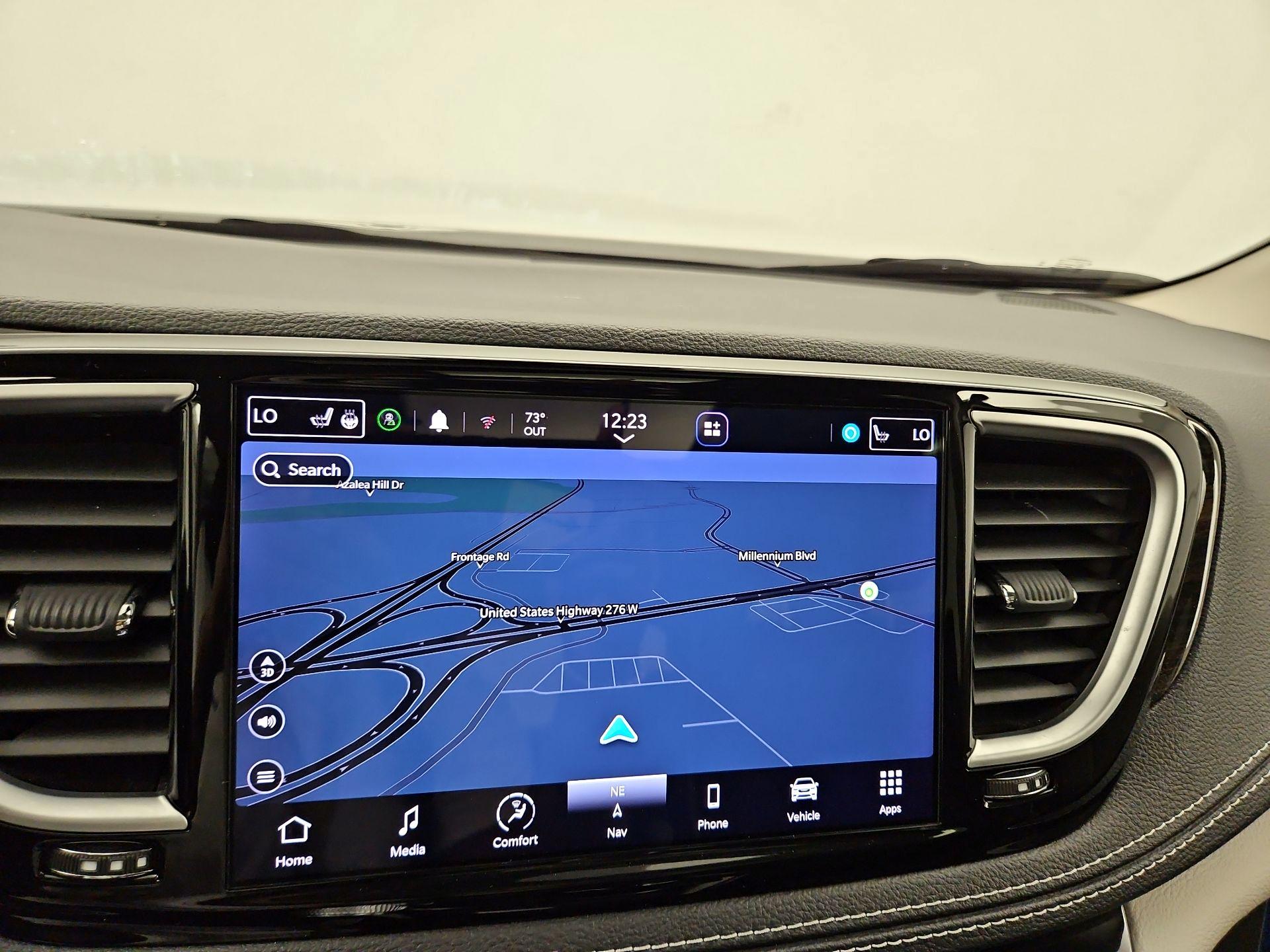 Thumbnail: 2023 Chrysler Pacifica - 14