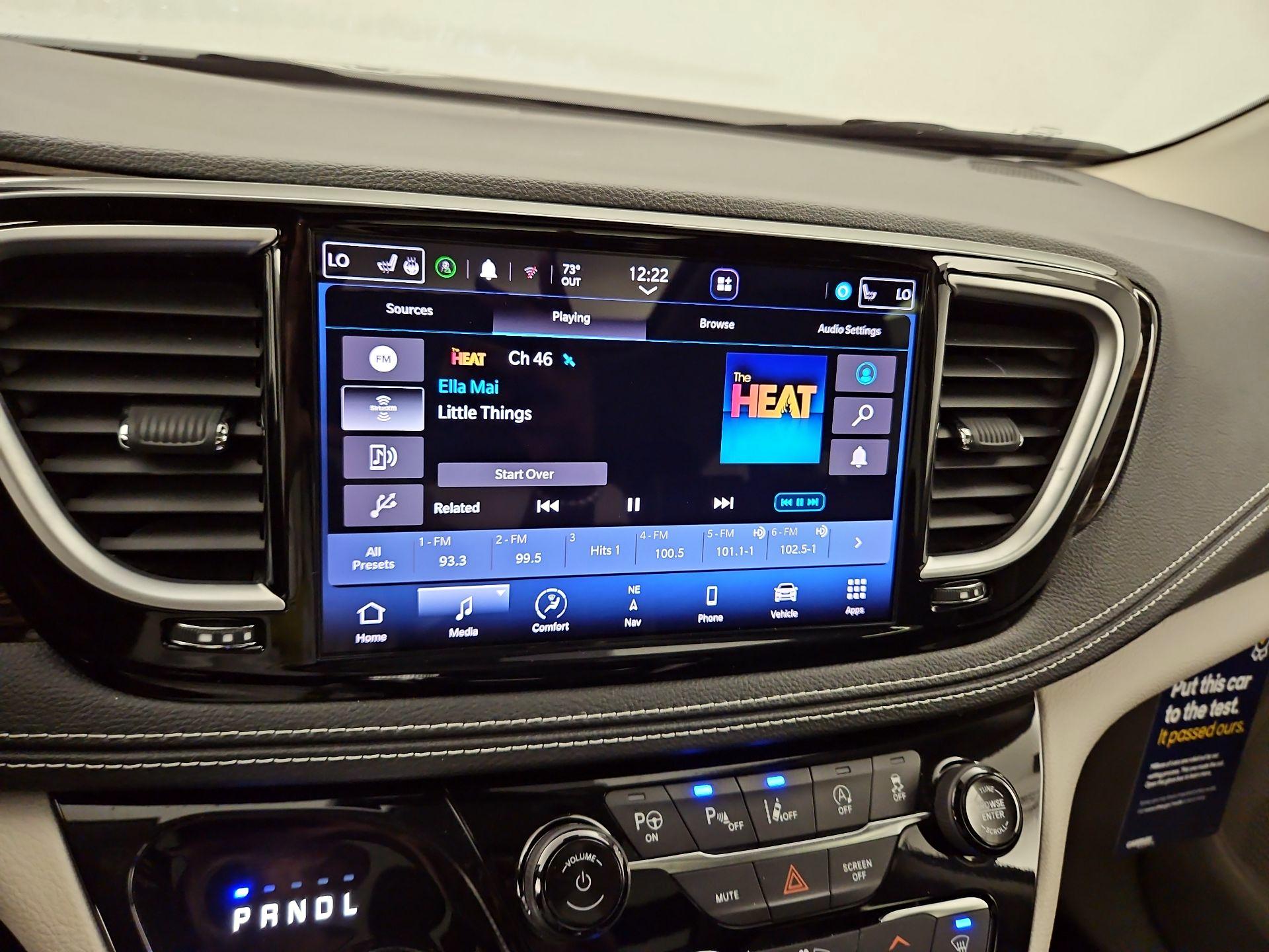 Thumbnail: 2023 Chrysler Pacifica - 16