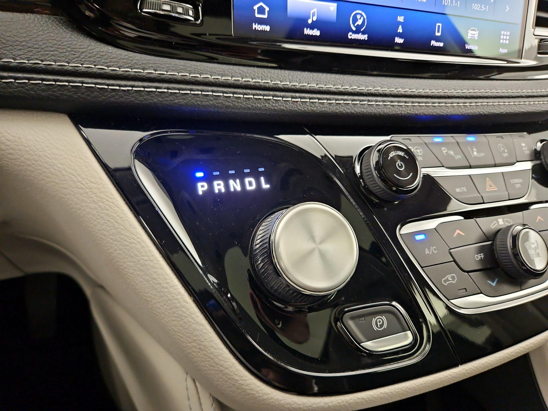 Thumbnail: 2023 Chrysler Pacifica - 18