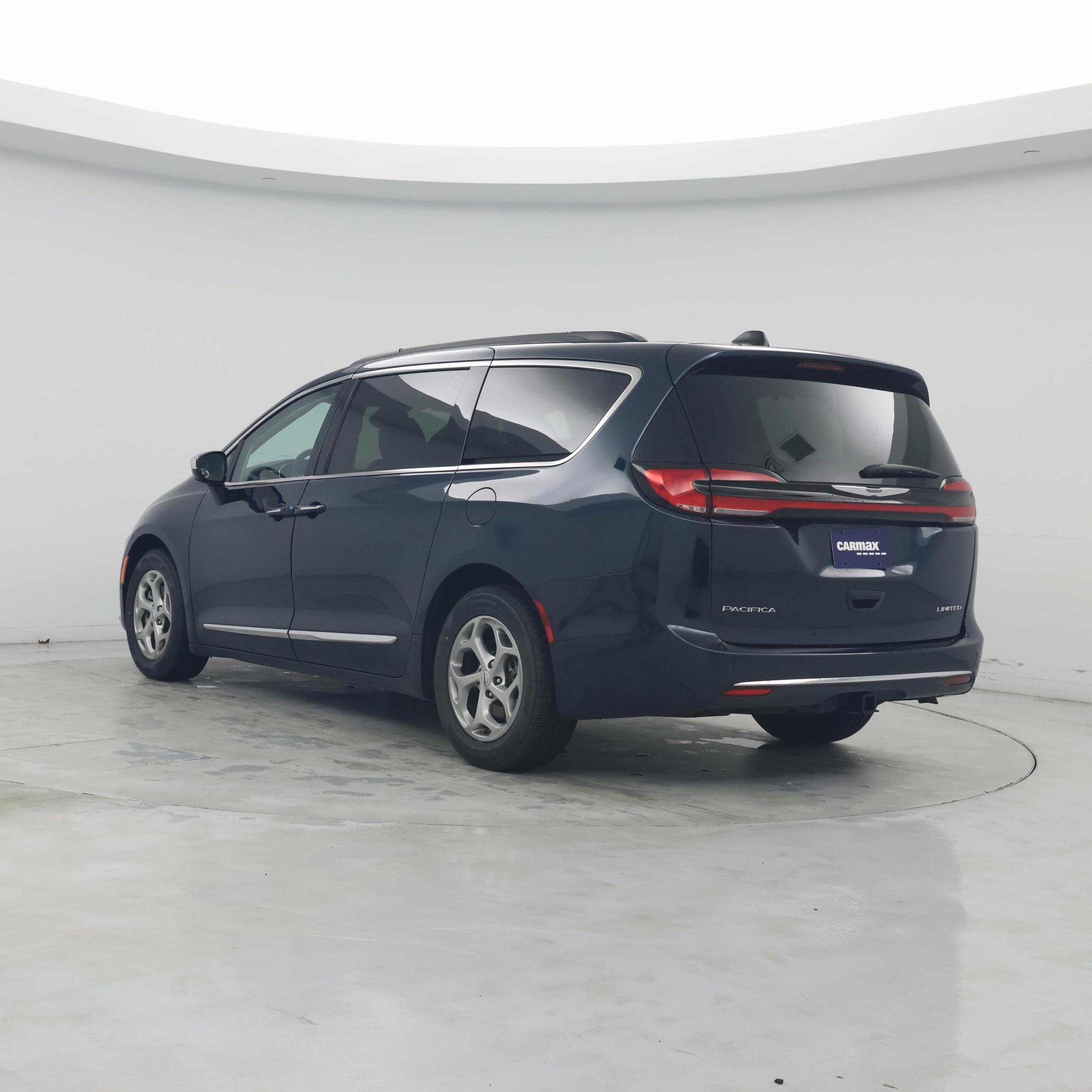 Thumbnail: 2023 Chrysler Pacifica - 2