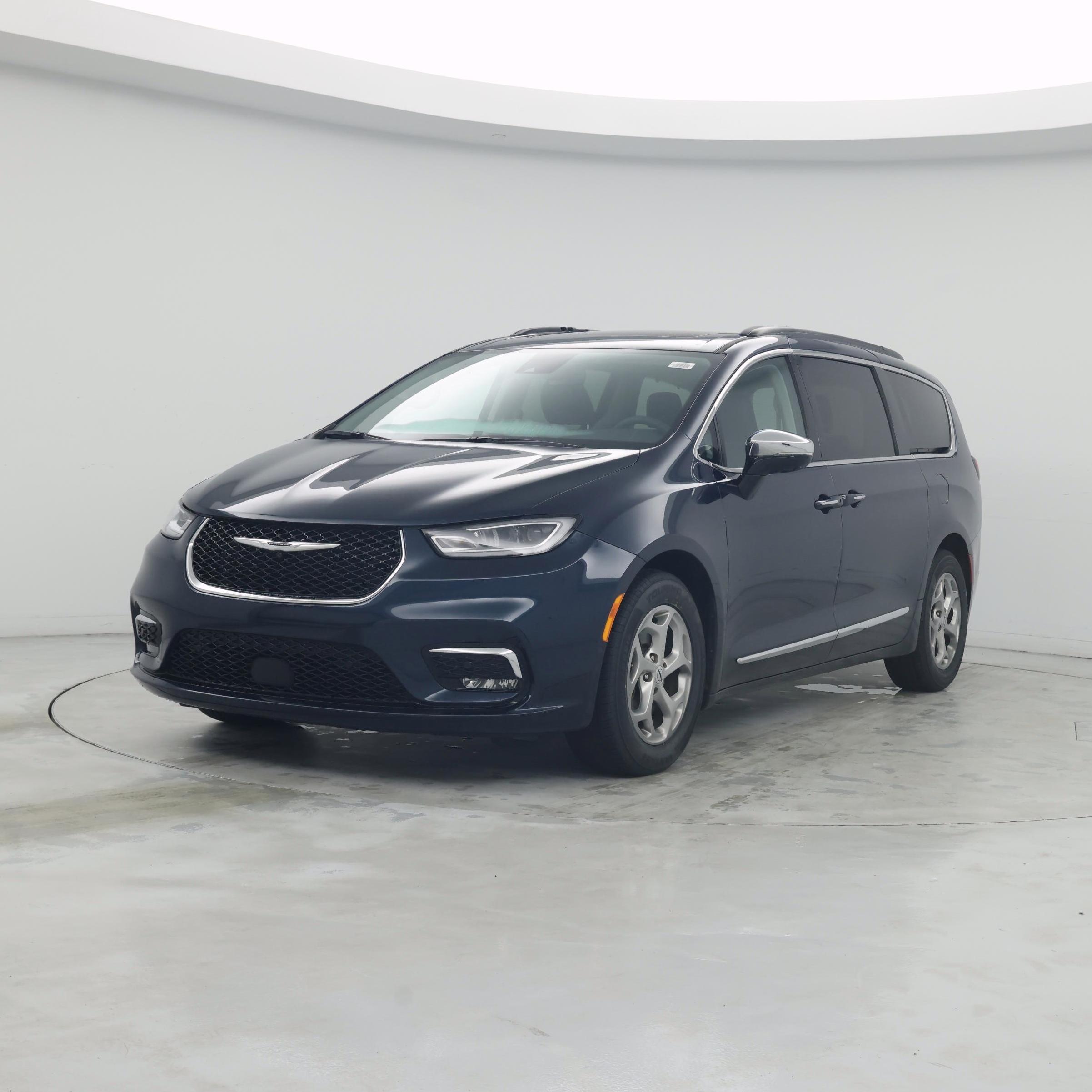 Thumbnail: 2023 Chrysler Pacifica - 4