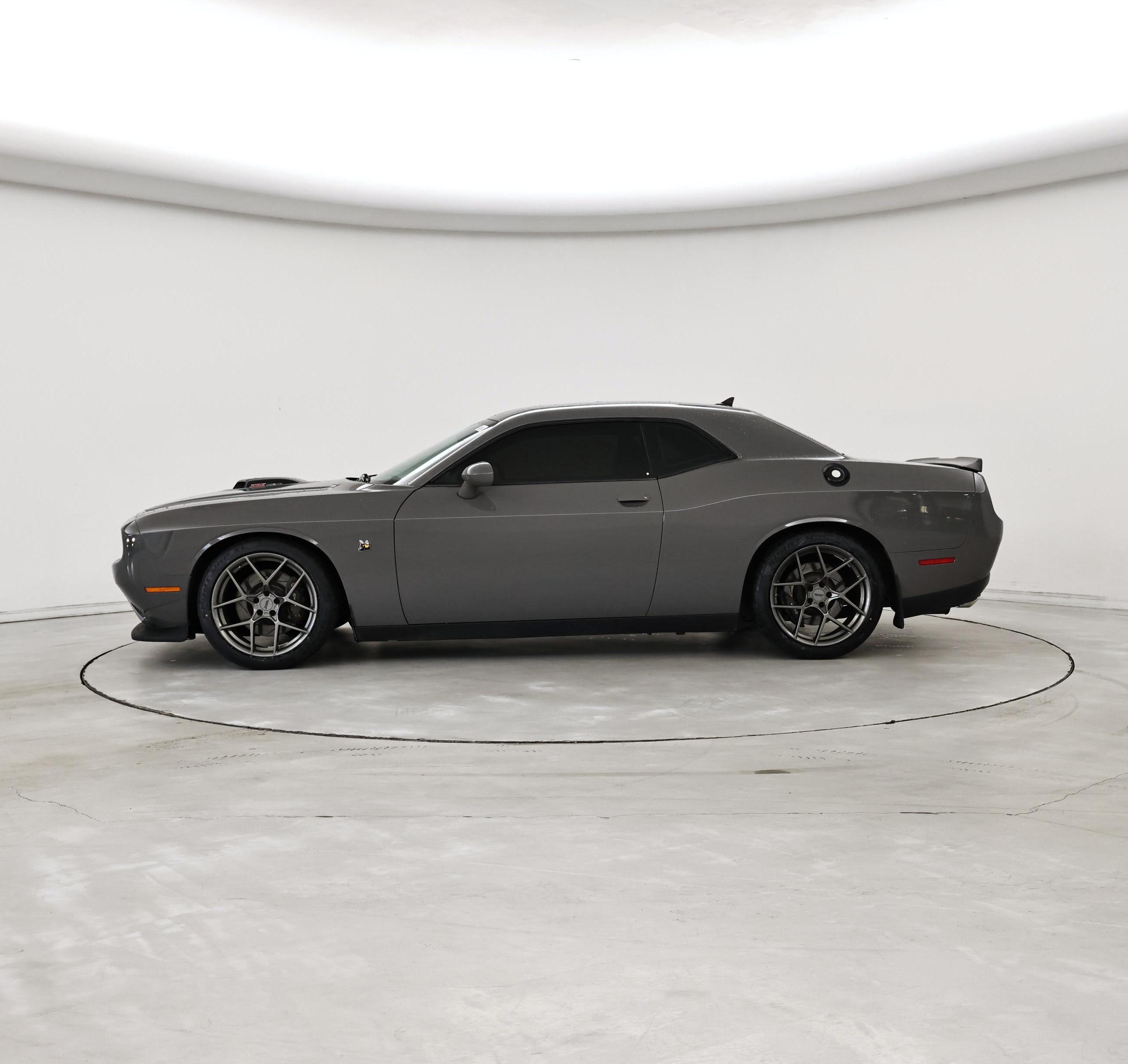 Thumbnail: 2017 Dodge Challenger - 3