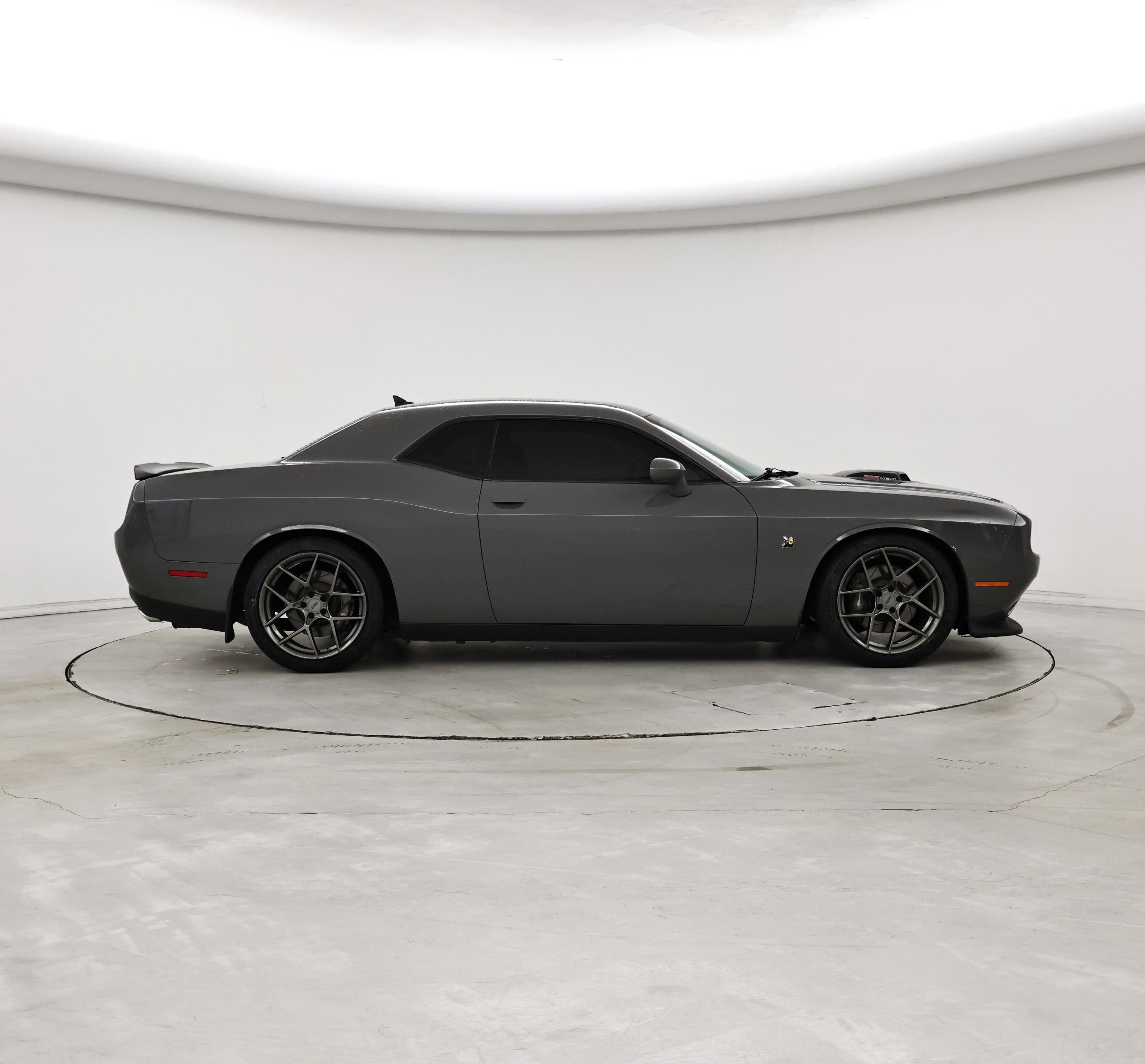 Thumbnail: 2017 Dodge Challenger - 7