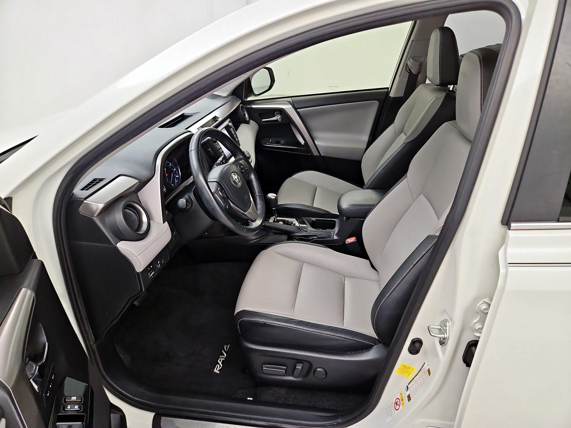 Thumbnail: 2018 Toyota RAV4 - 11