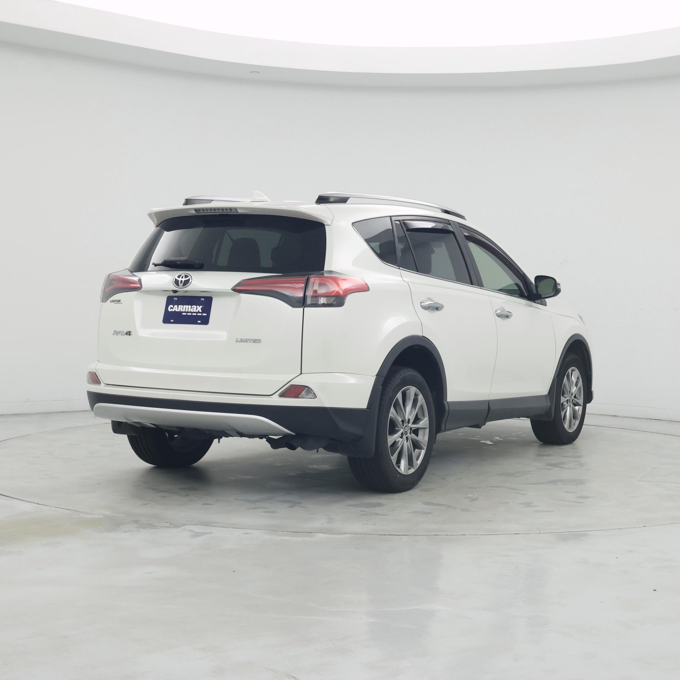 Thumbnail: 2018 Toyota RAV4 - 8