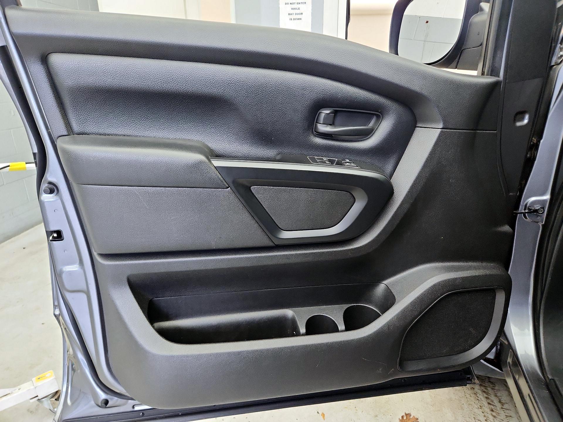 Thumbnail: 2017 Nissan Titan - 12