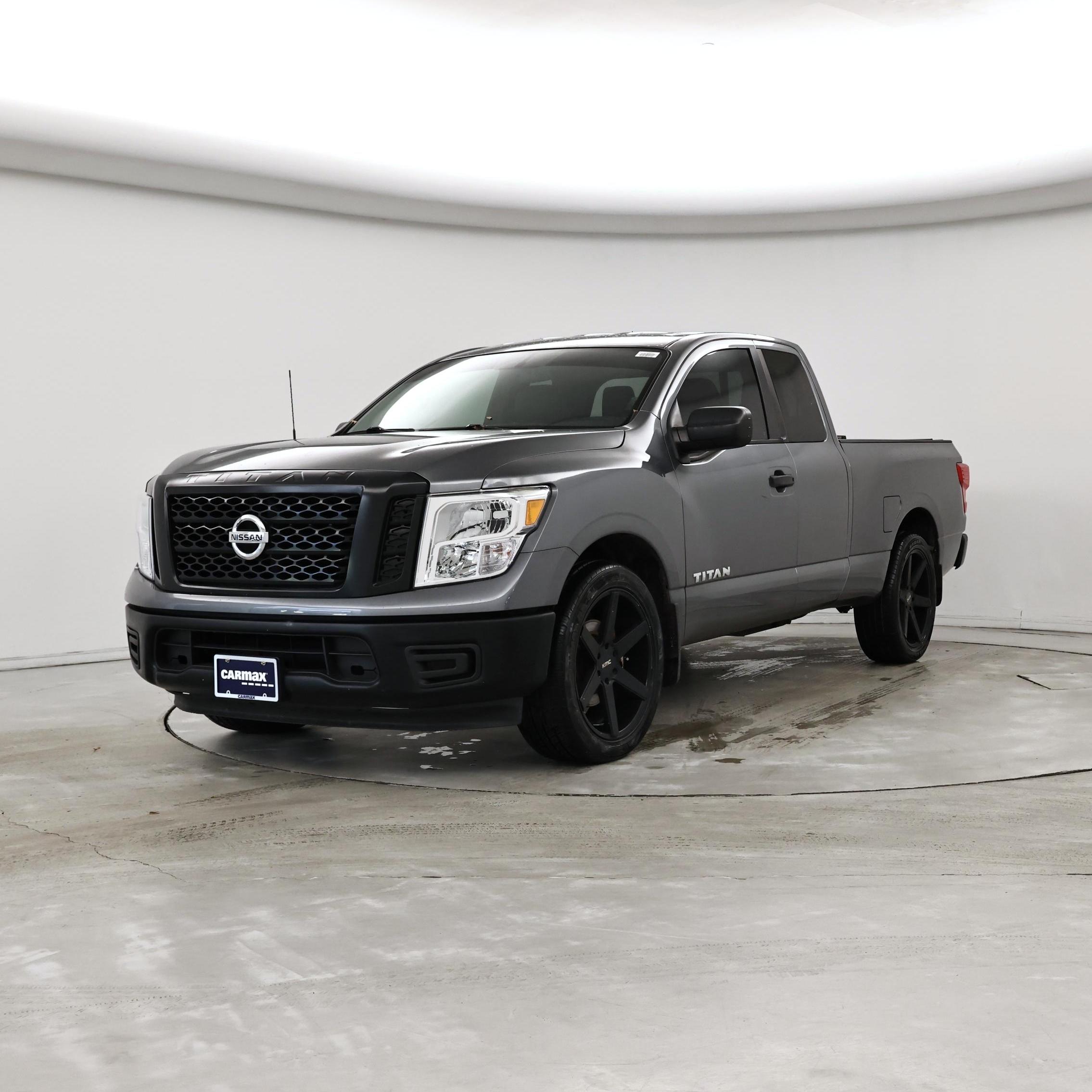 Thumbnail: 2017 Nissan Titan - 4