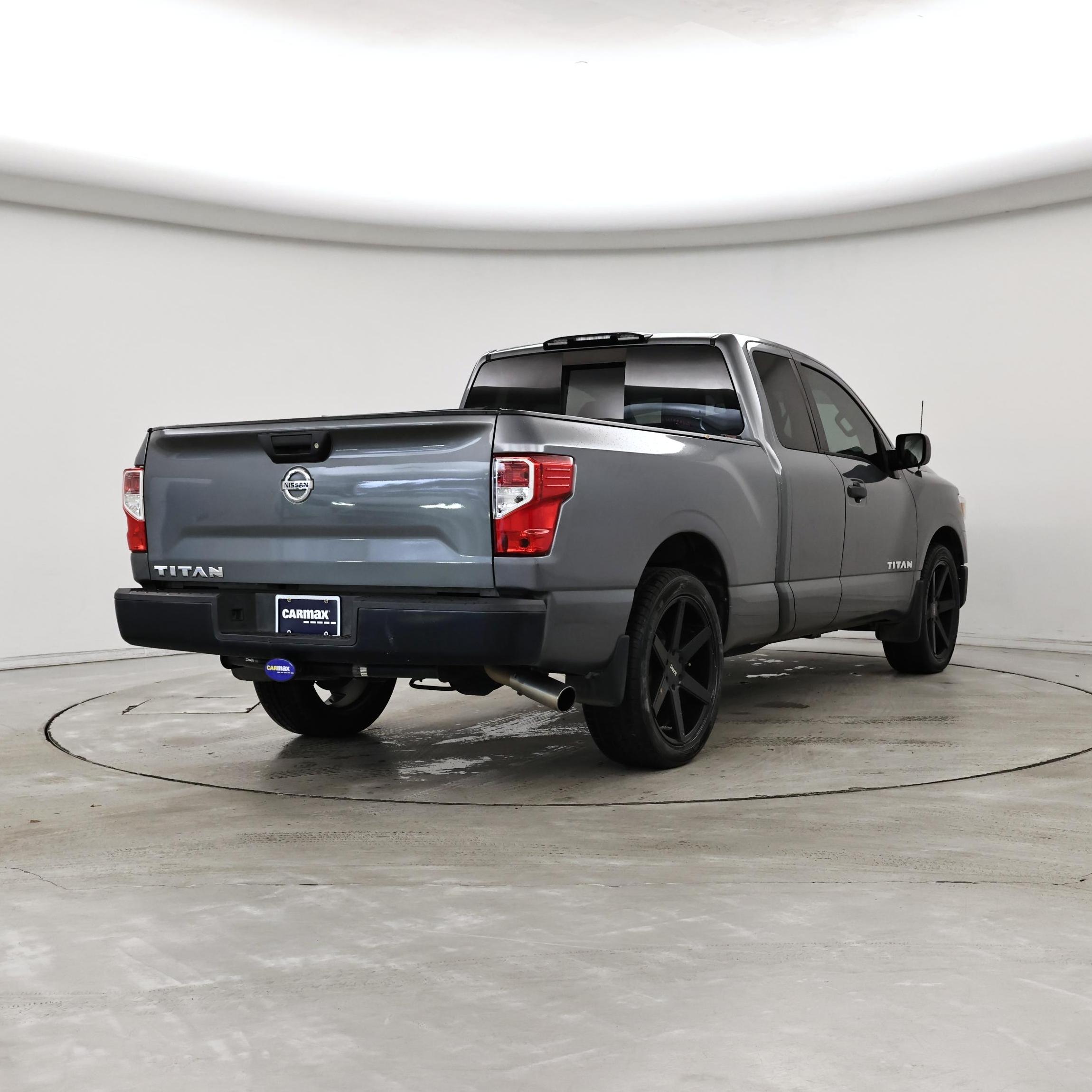 Thumbnail: 2017 Nissan Titan - 8