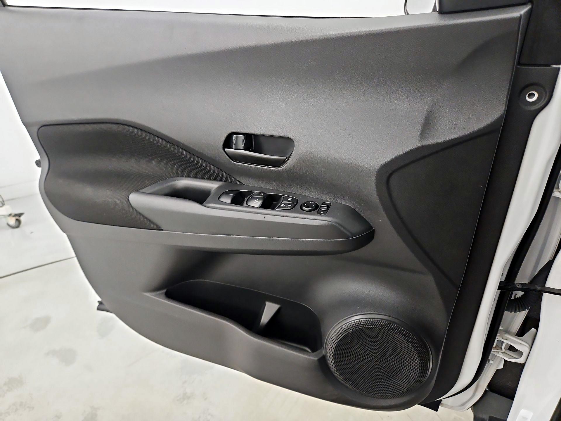 Thumbnail: 2021 Nissan Kicks - 12