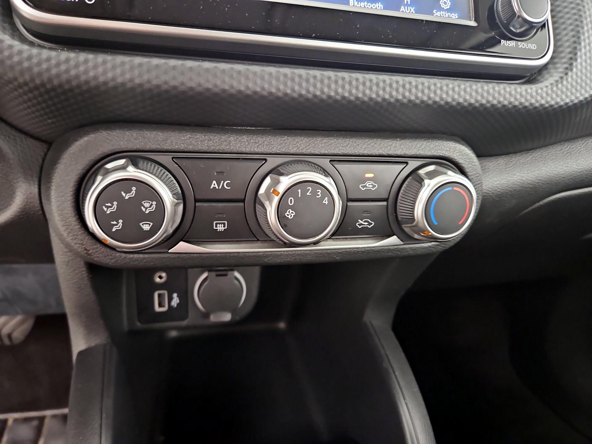 Thumbnail: 2021 Nissan Kicks - 16
