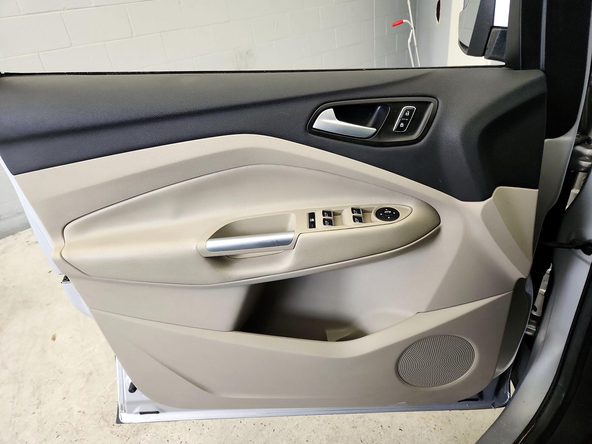 Thumbnail: 2016 Ford Escape - 12
