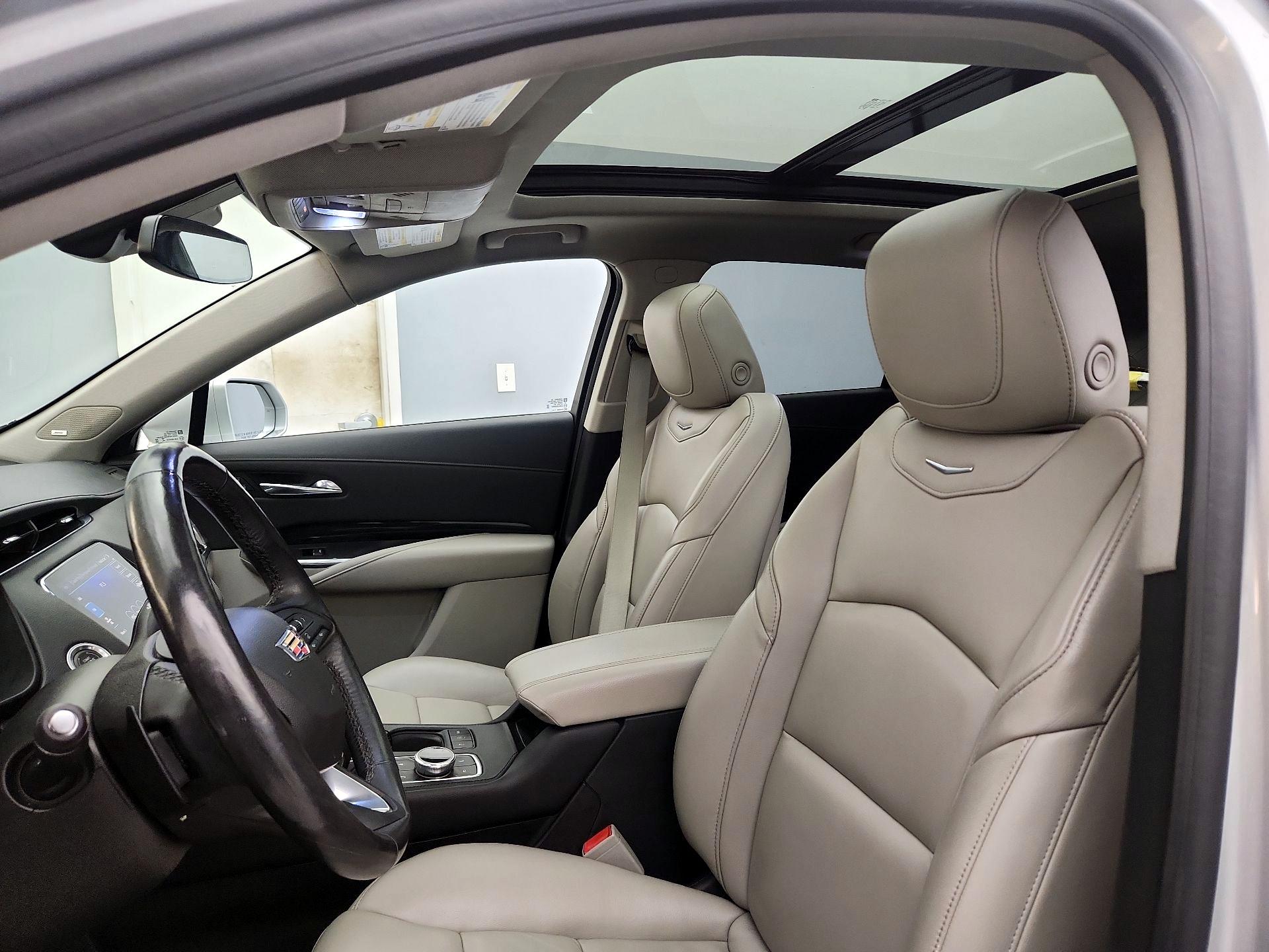 Thumbnail: 2019 Cadillac XT4 - 20