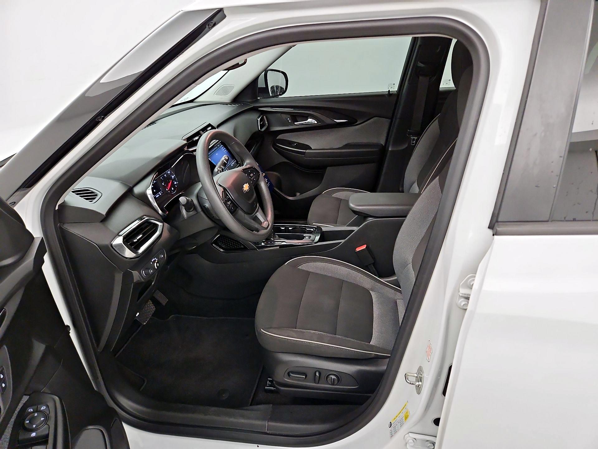 Thumbnail: 2023 Chevrolet TrailBlazer - 11