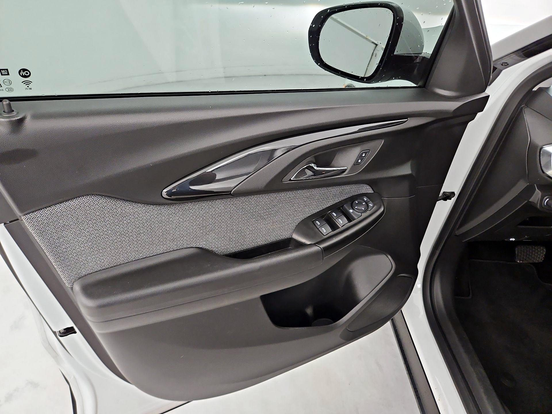 Thumbnail: 2023 Chevrolet TrailBlazer - 12