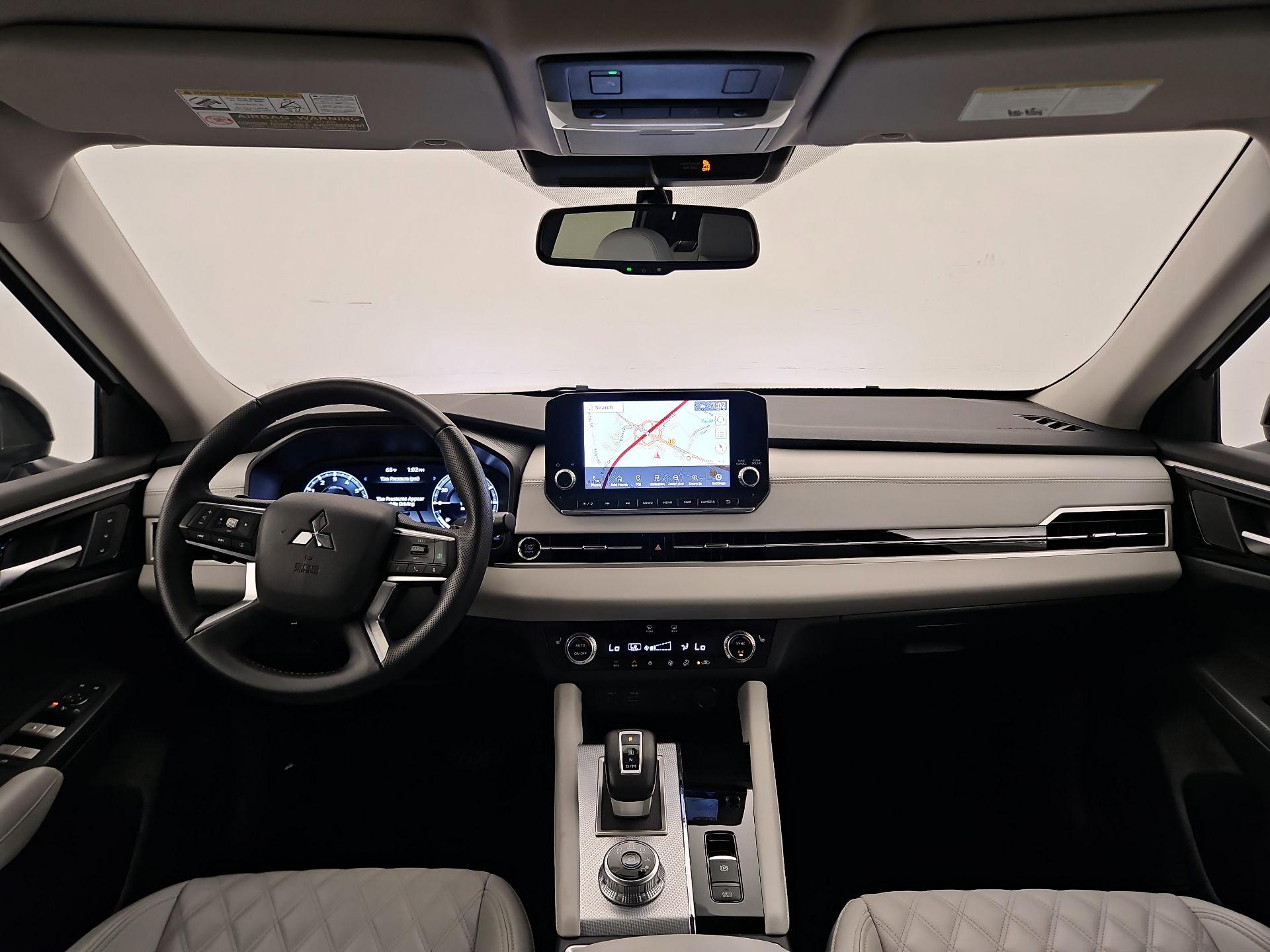 Thumbnail: 2024 Mitsubishi Outlander - 9
