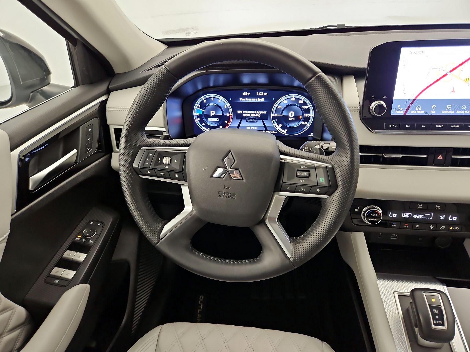 Thumbnail: 2024 Mitsubishi Outlander - 10