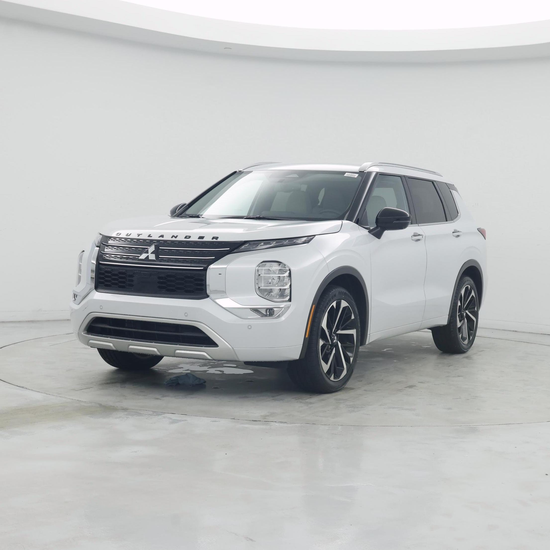 Thumbnail: 2024 Mitsubishi Outlander - 4