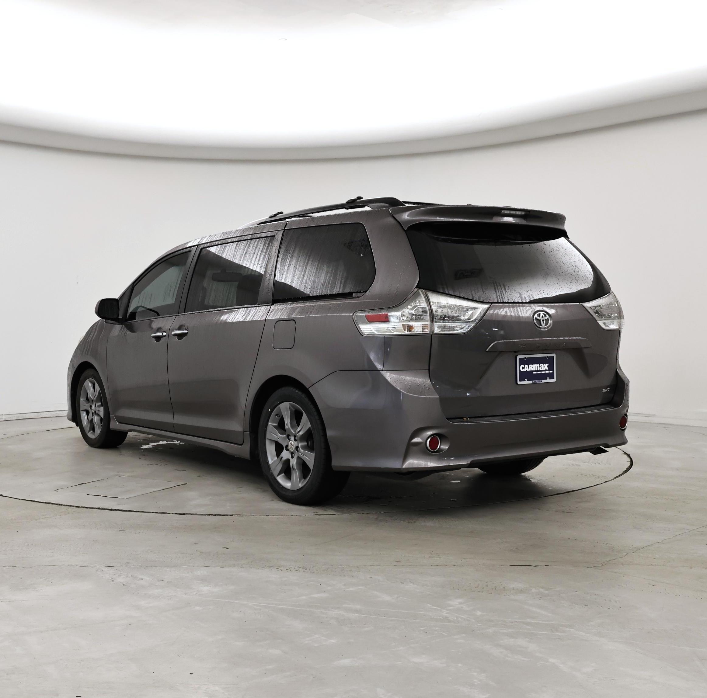 Thumbnail: 2016 Toyota Sienna - 2