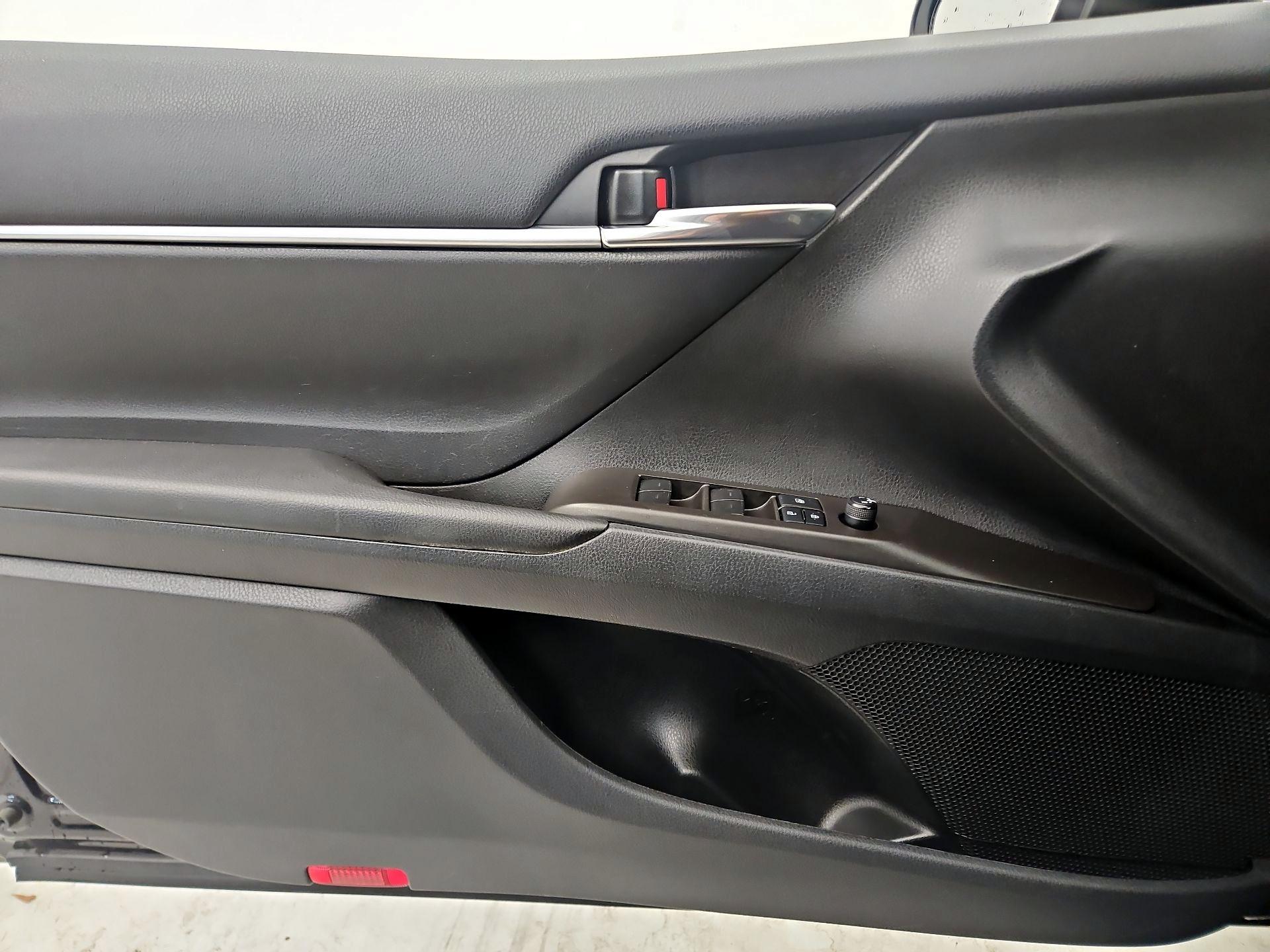 Thumbnail: 2022 Toyota Camry - 12