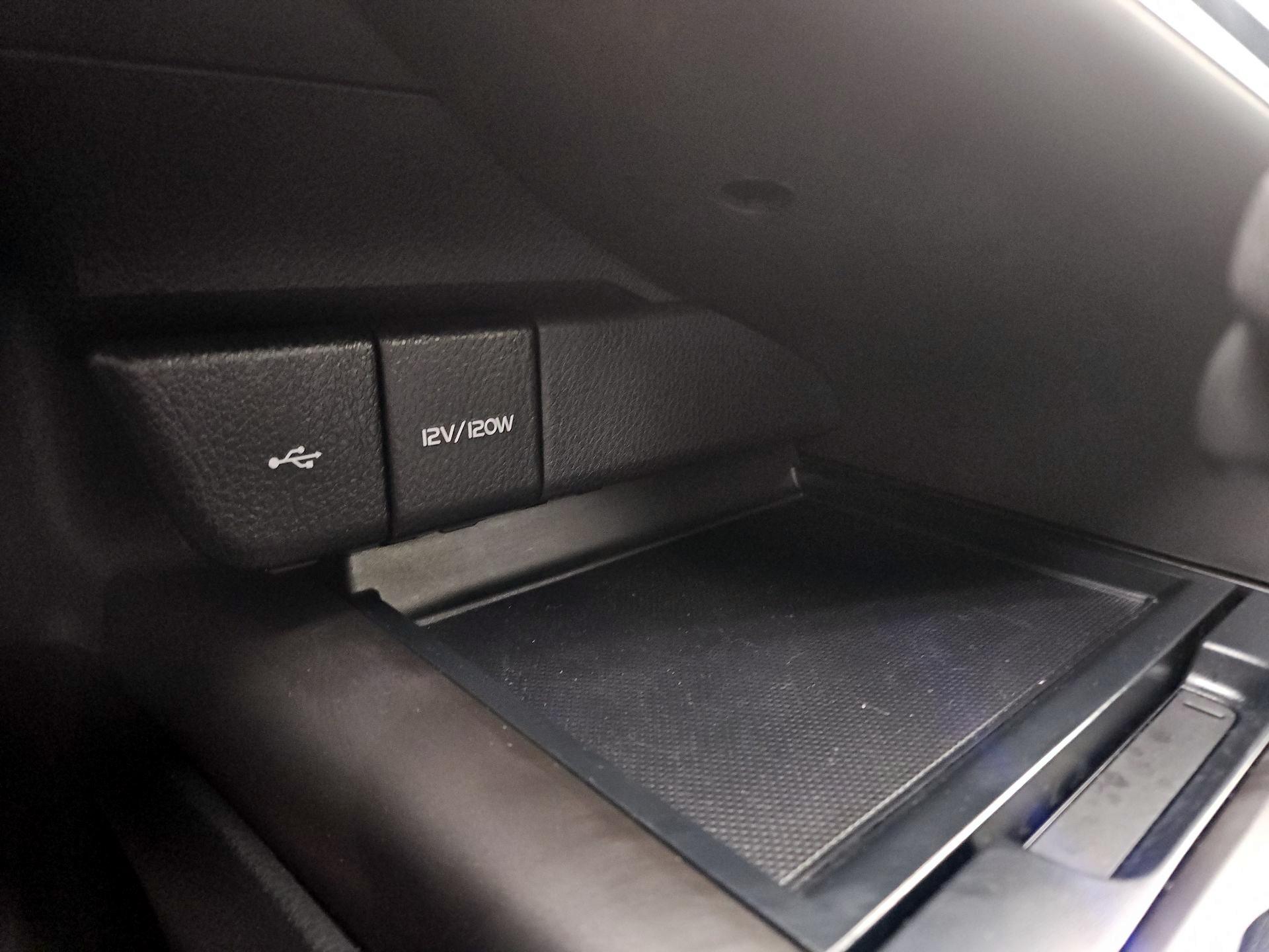 Thumbnail: 2022 Toyota Camry - 18