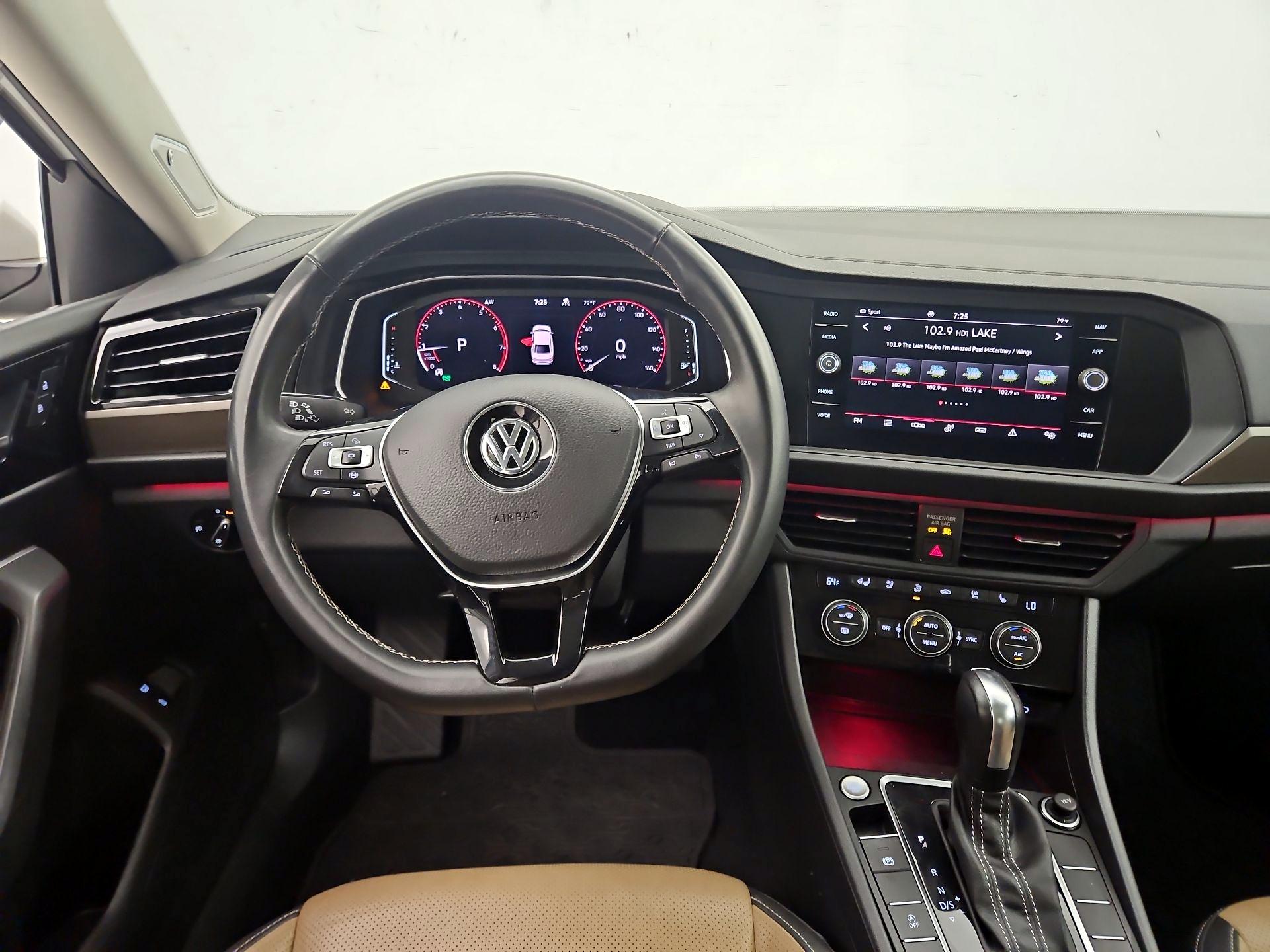 Thumbnail: 2021 Volkswagen Jetta - 10