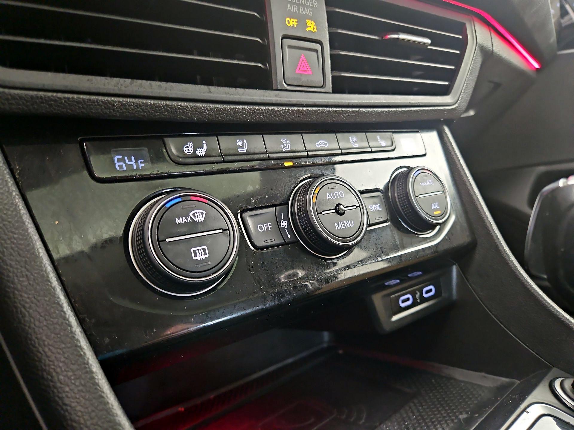 Thumbnail: 2021 Volkswagen Jetta - 16