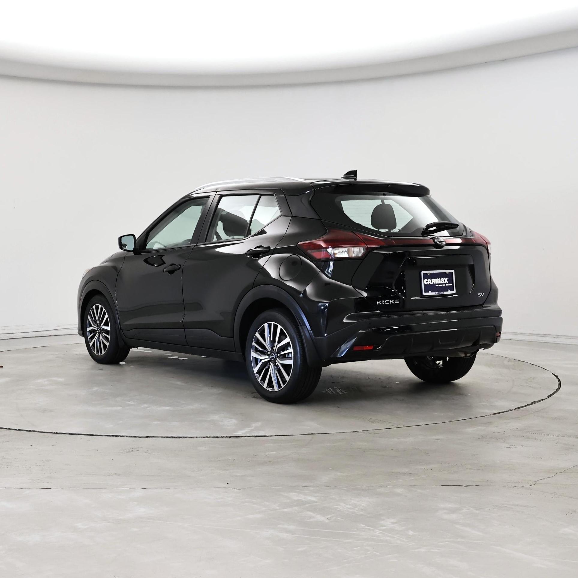 Thumbnail: 2023 Nissan Kicks - 2
