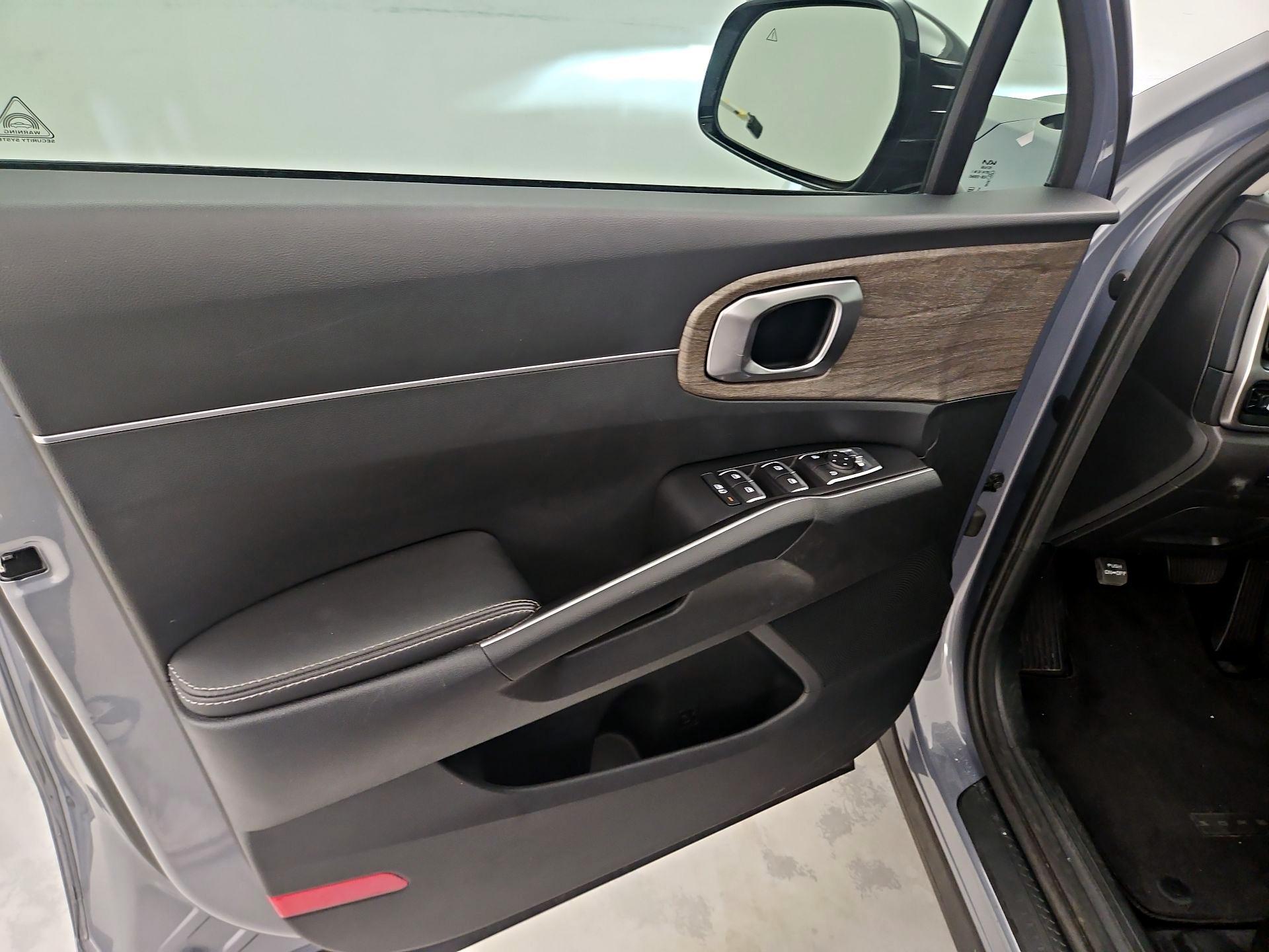 Thumbnail: 2022 Kia Sorento - 12