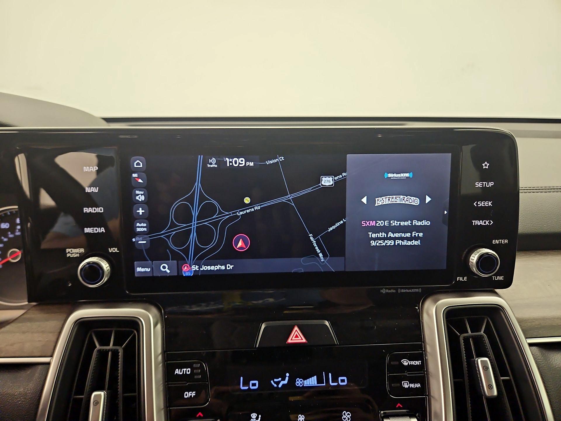 Thumbnail: 2022 Kia Sorento - 14