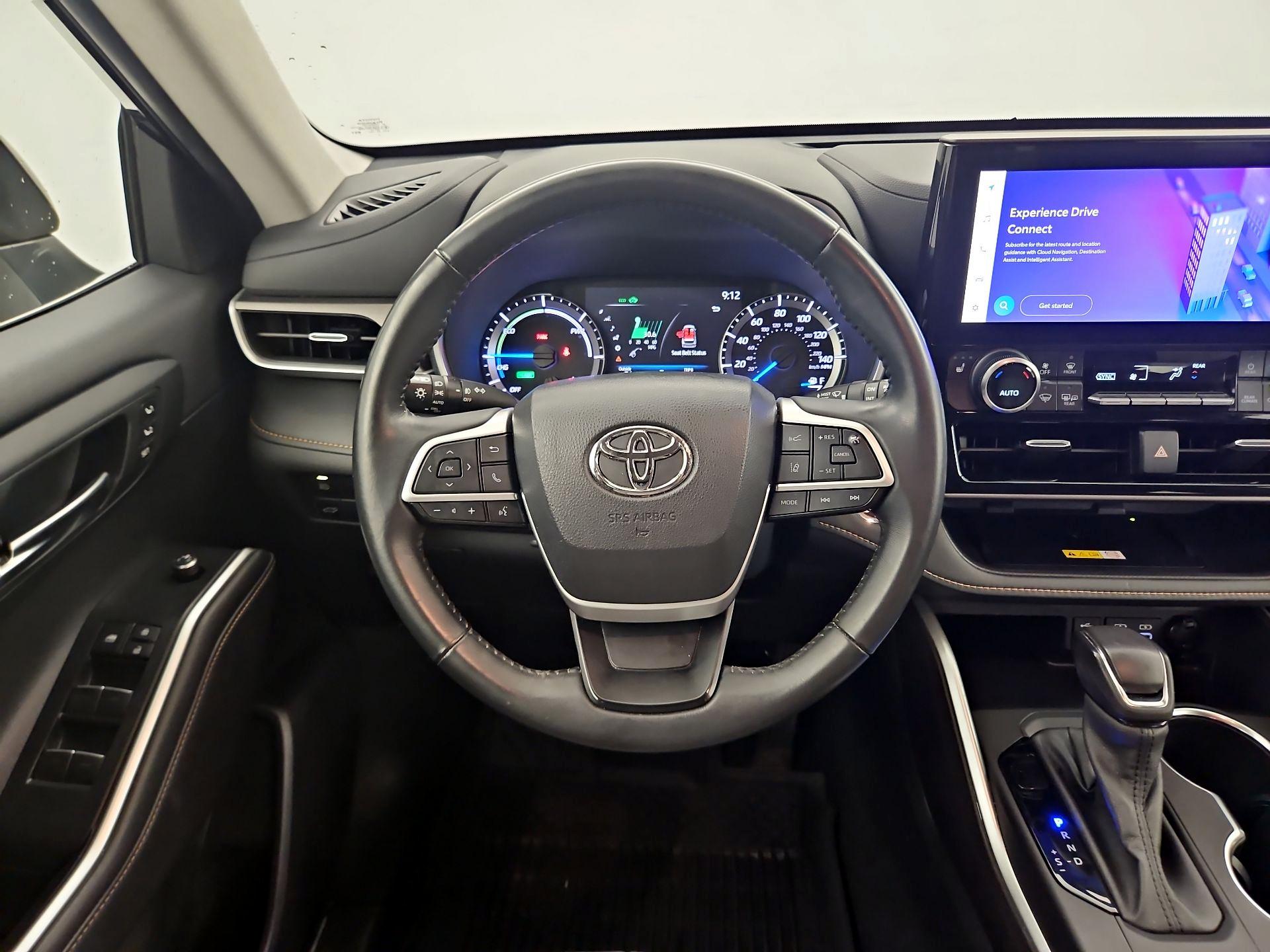 Thumbnail: 2023 Toyota Highlander - 10