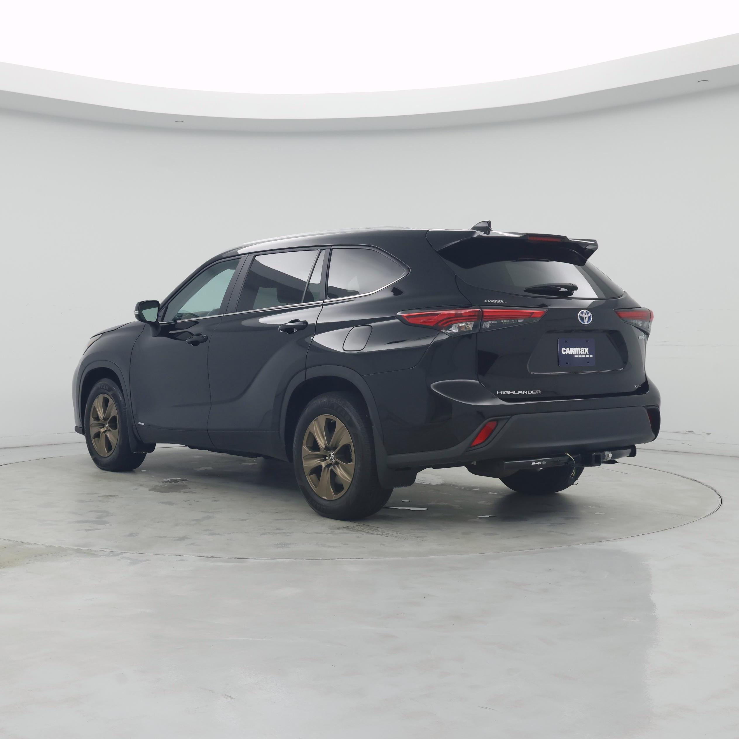 Thumbnail: 2023 Toyota Highlander - 2