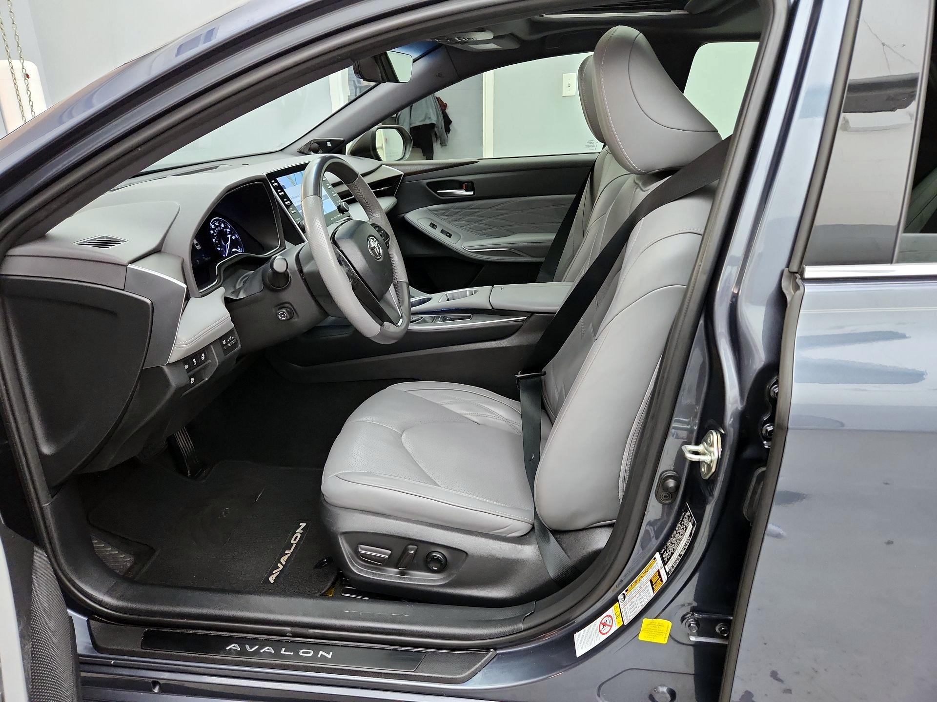 Thumbnail: 2019 Toyota Avalon - 11