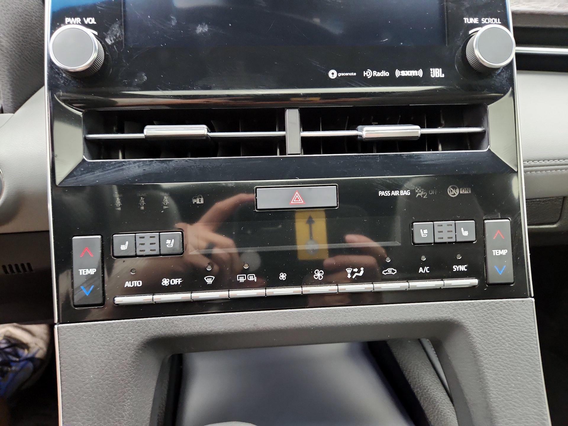 Thumbnail: 2019 Toyota Avalon - 17