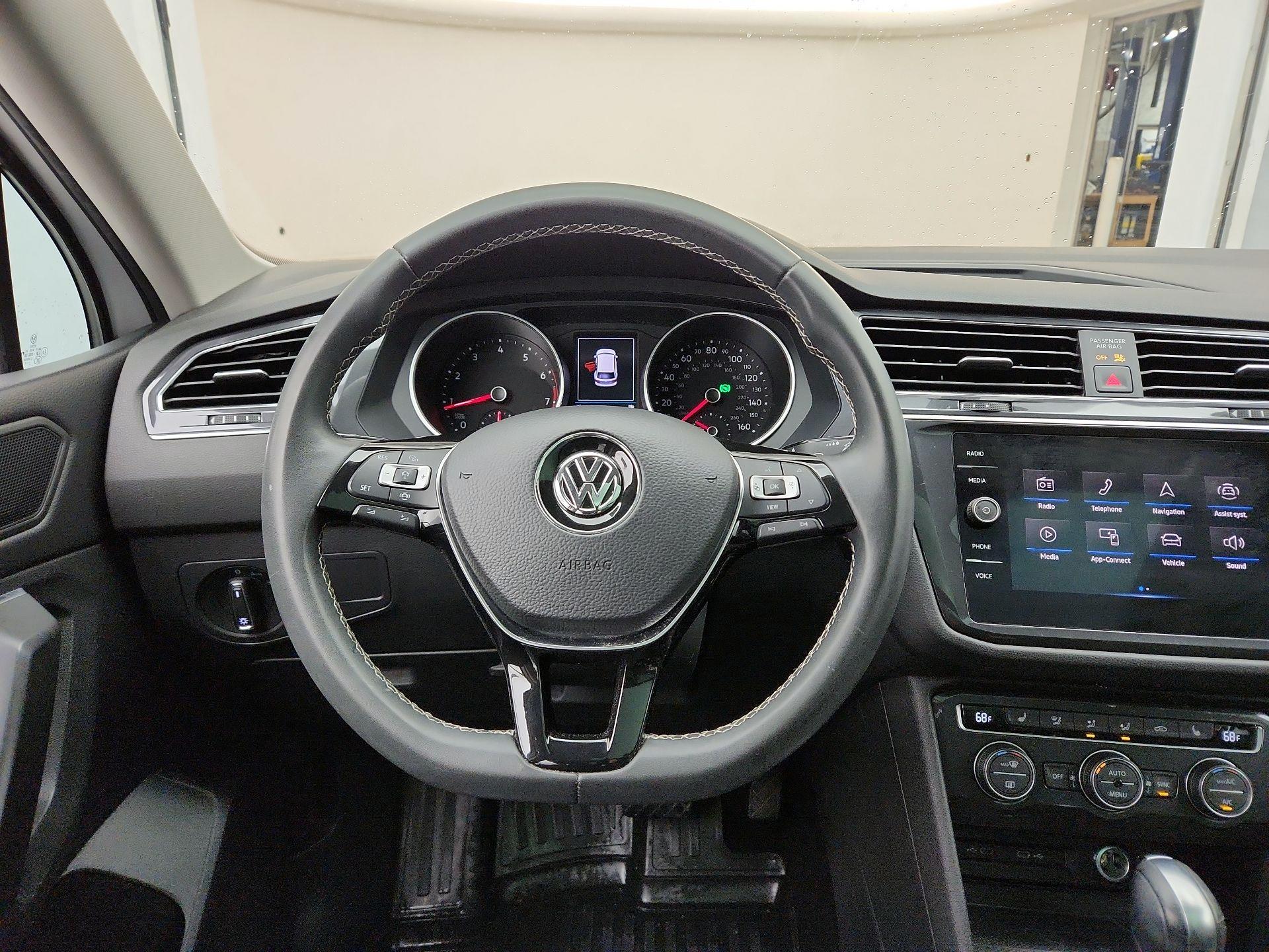 Thumbnail: 2021 Volkswagen Tiguan - 10