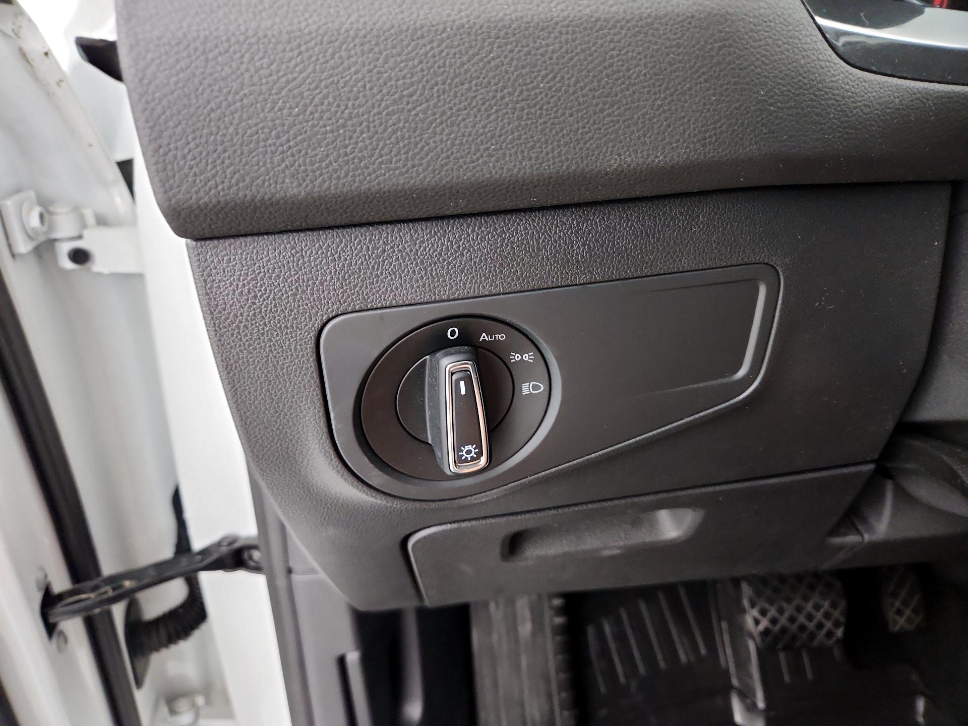 Thumbnail: 2021 Volkswagen Tiguan - 13