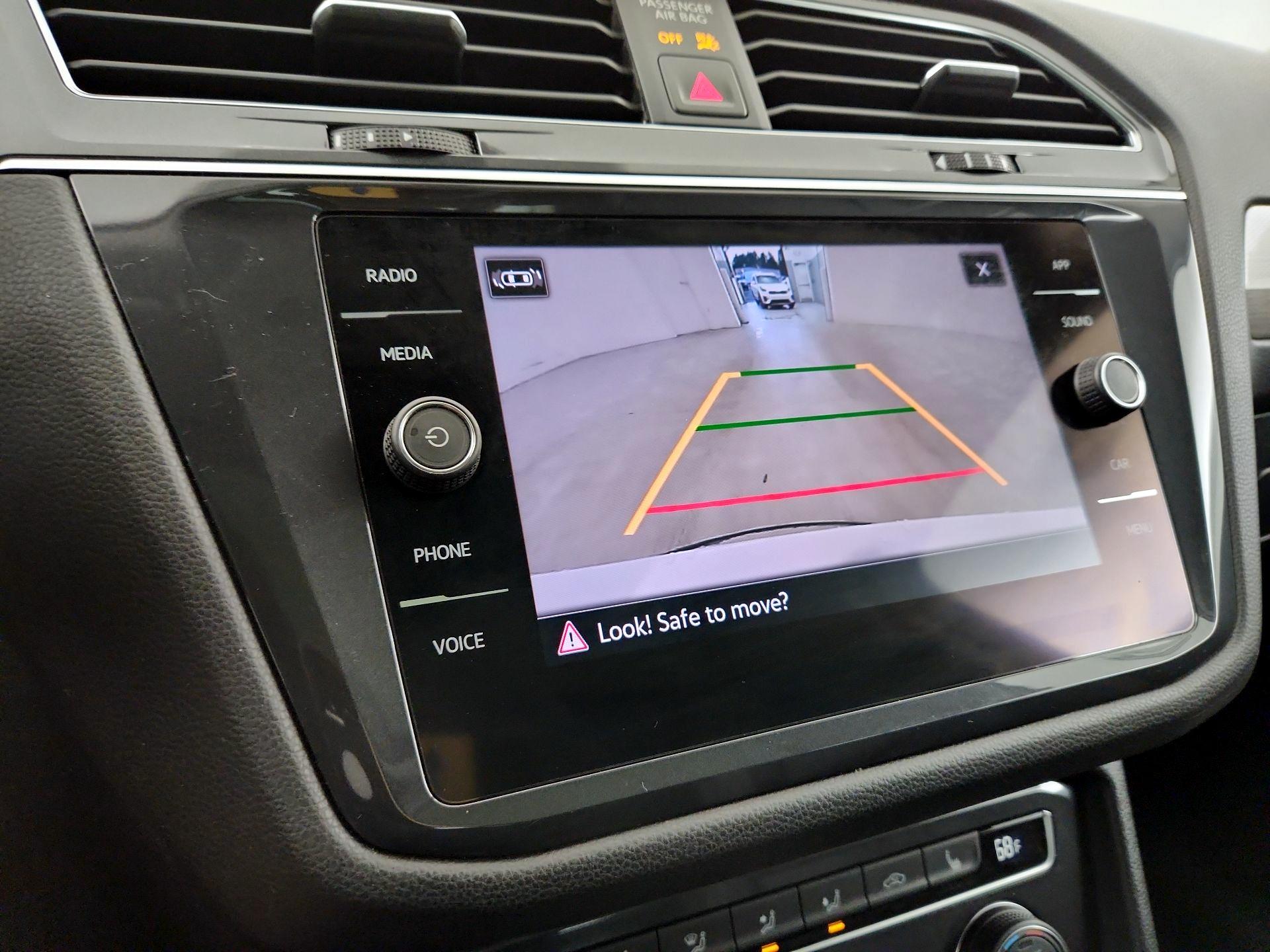 Thumbnail: 2021 Volkswagen Tiguan - 14