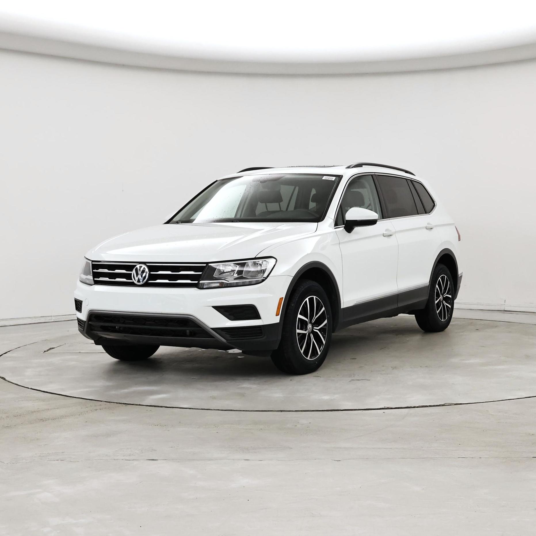 Thumbnail: 2021 Volkswagen Tiguan - 4