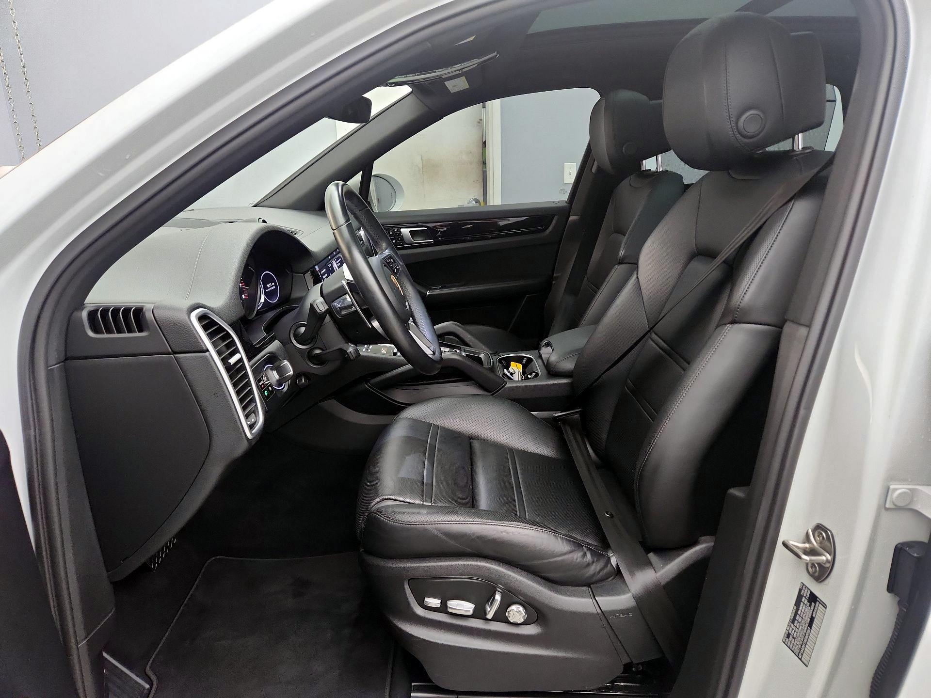 Thumbnail: 2019 Porsche Cayenne - 11