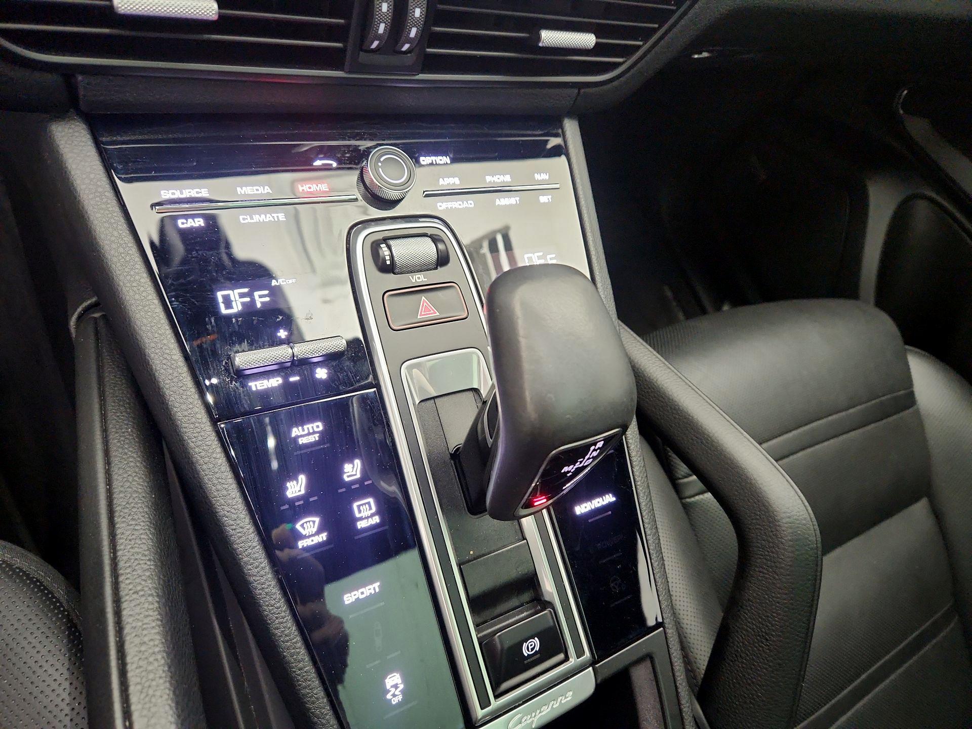 Thumbnail: 2019 Porsche Cayenne - 17