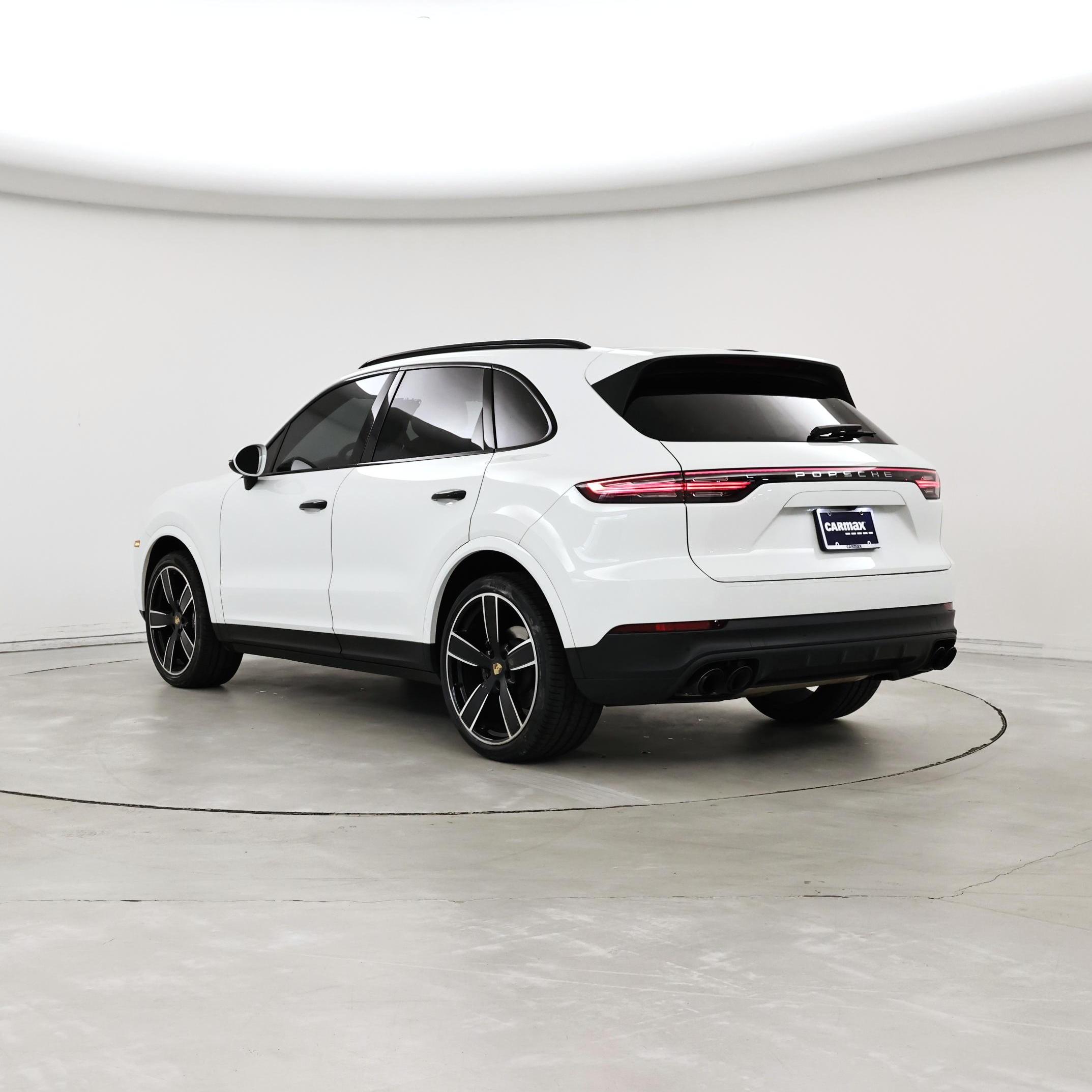 Thumbnail: 2019 Porsche Cayenne - 2