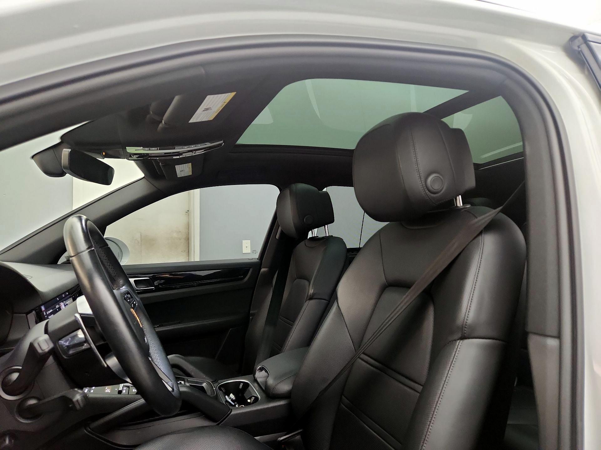 Thumbnail: 2019 Porsche Cayenne - 19
