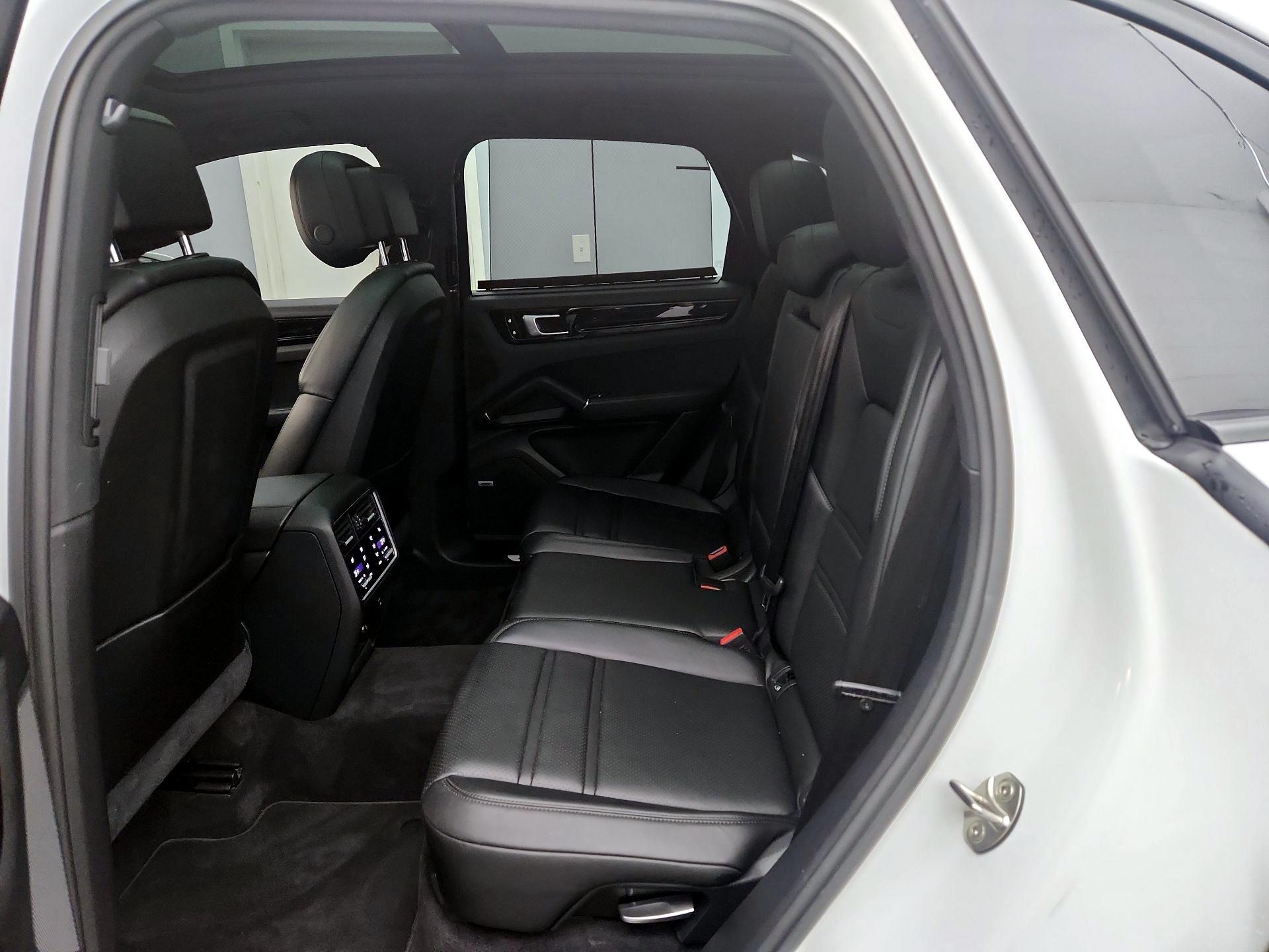 Thumbnail: 2019 Porsche Cayenne - 20