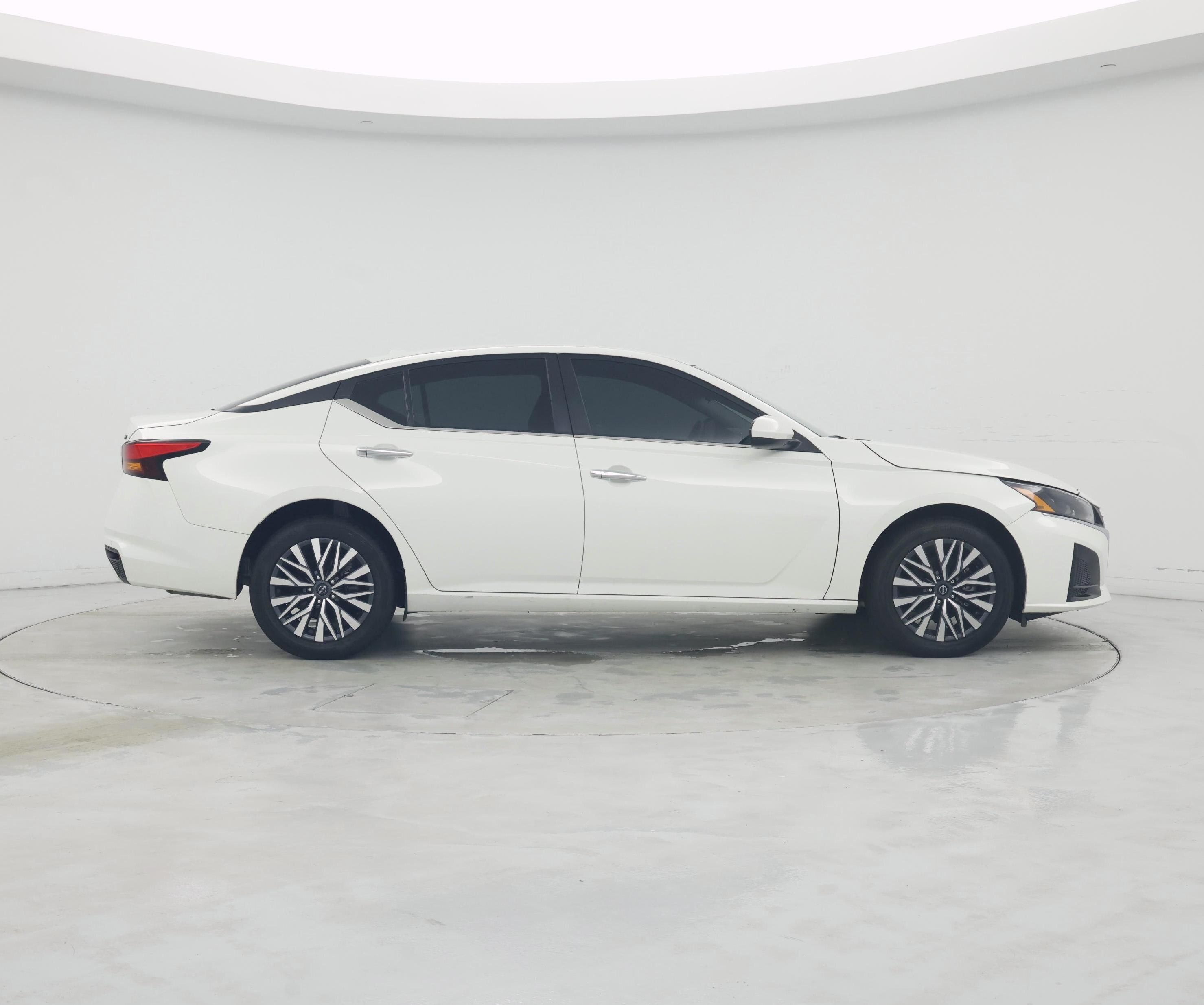Thumbnail: 2023 Nissan Altima - 7