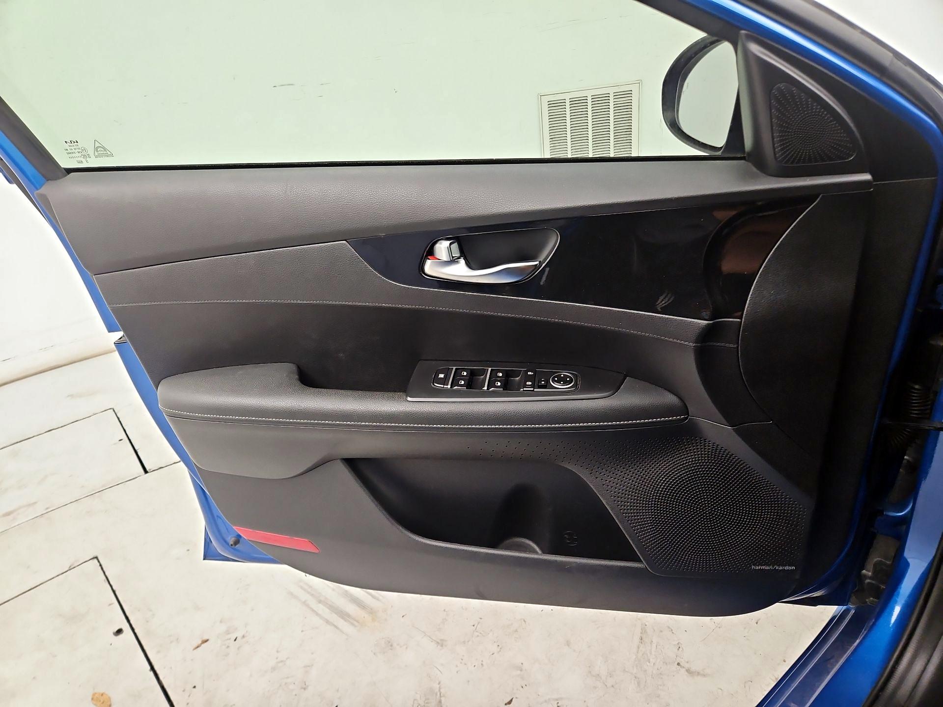 Thumbnail: 2022 Kia Forte - 12