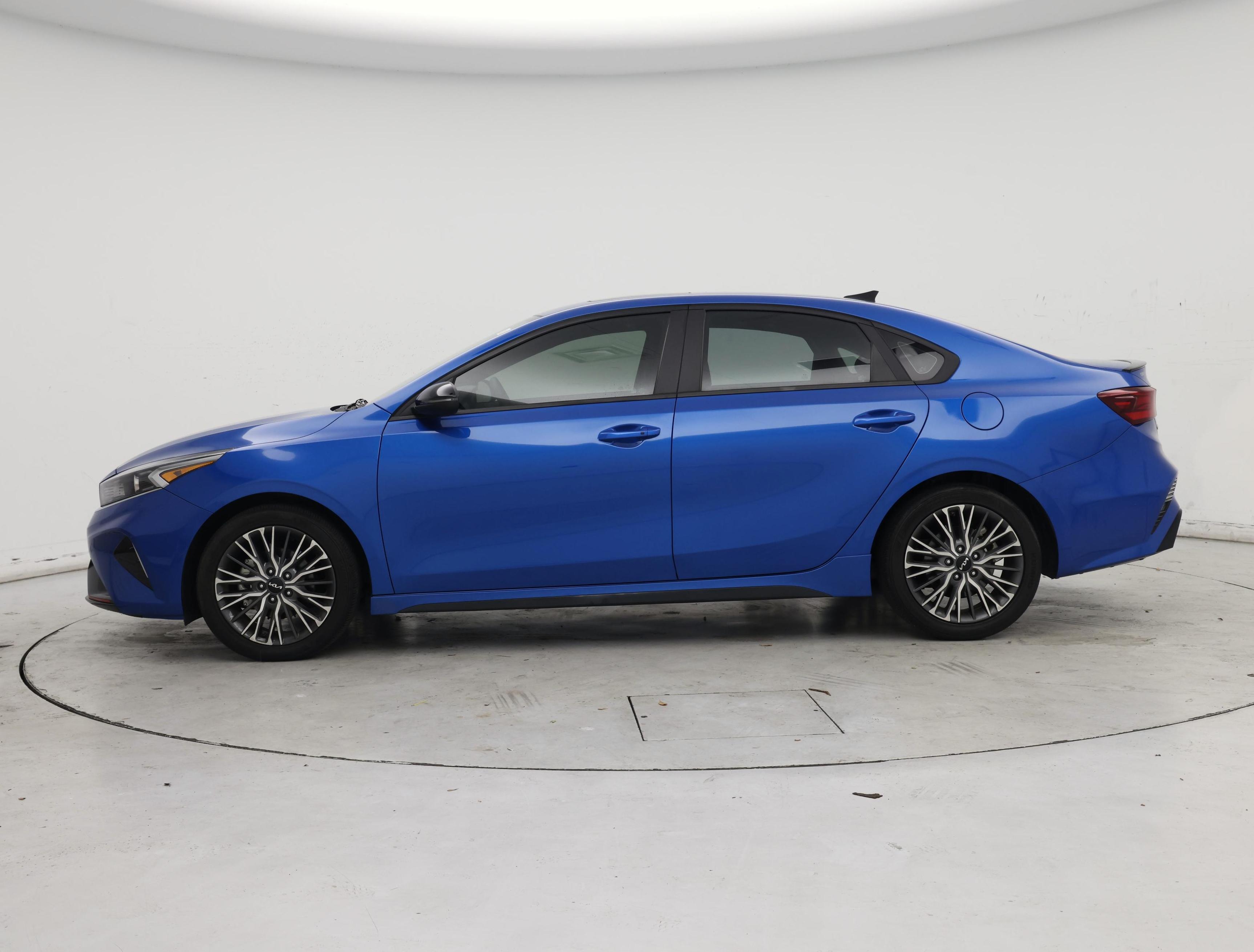 Thumbnail: 2022 Kia Forte - 3