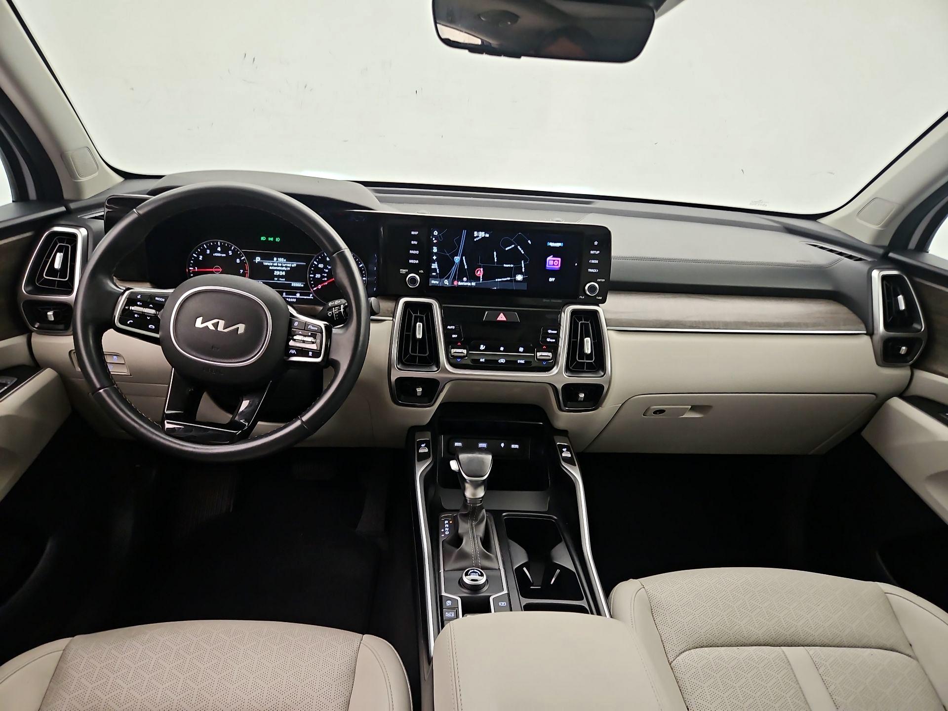 Thumbnail: 2023 Kia Sorento - 9