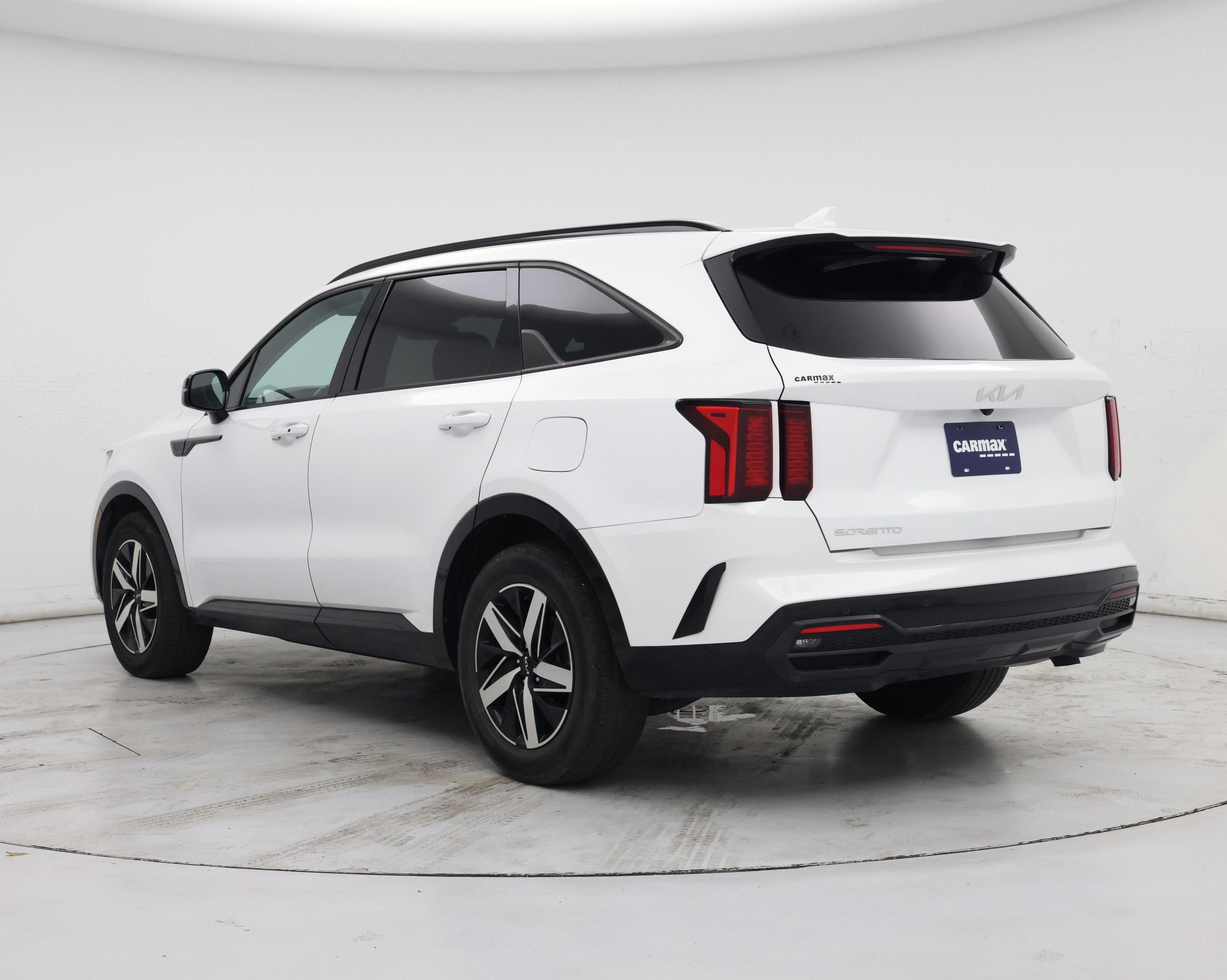 Thumbnail: 2023 Kia Sorento - 2