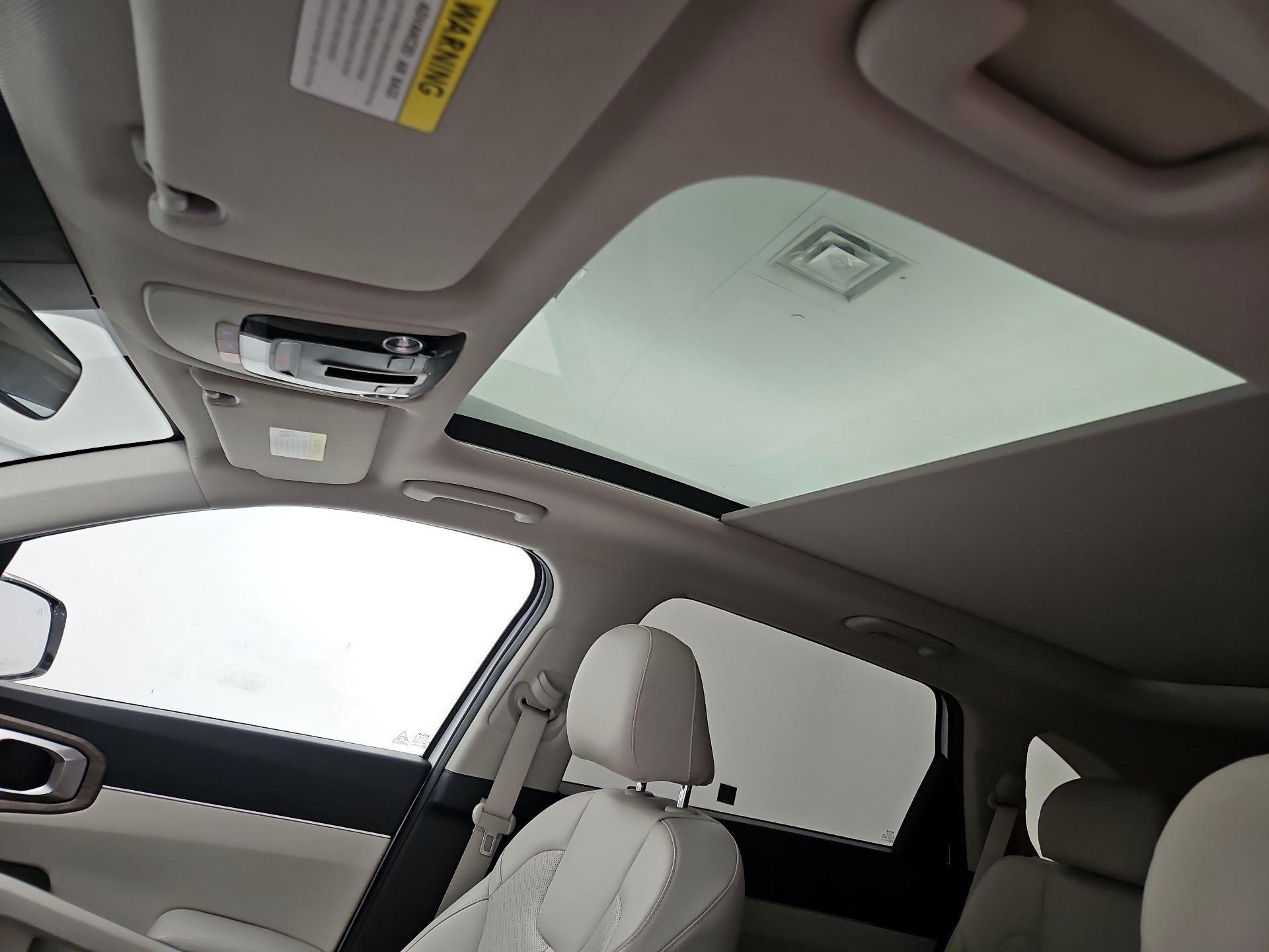 Thumbnail: 2023 Kia Sorento - 20