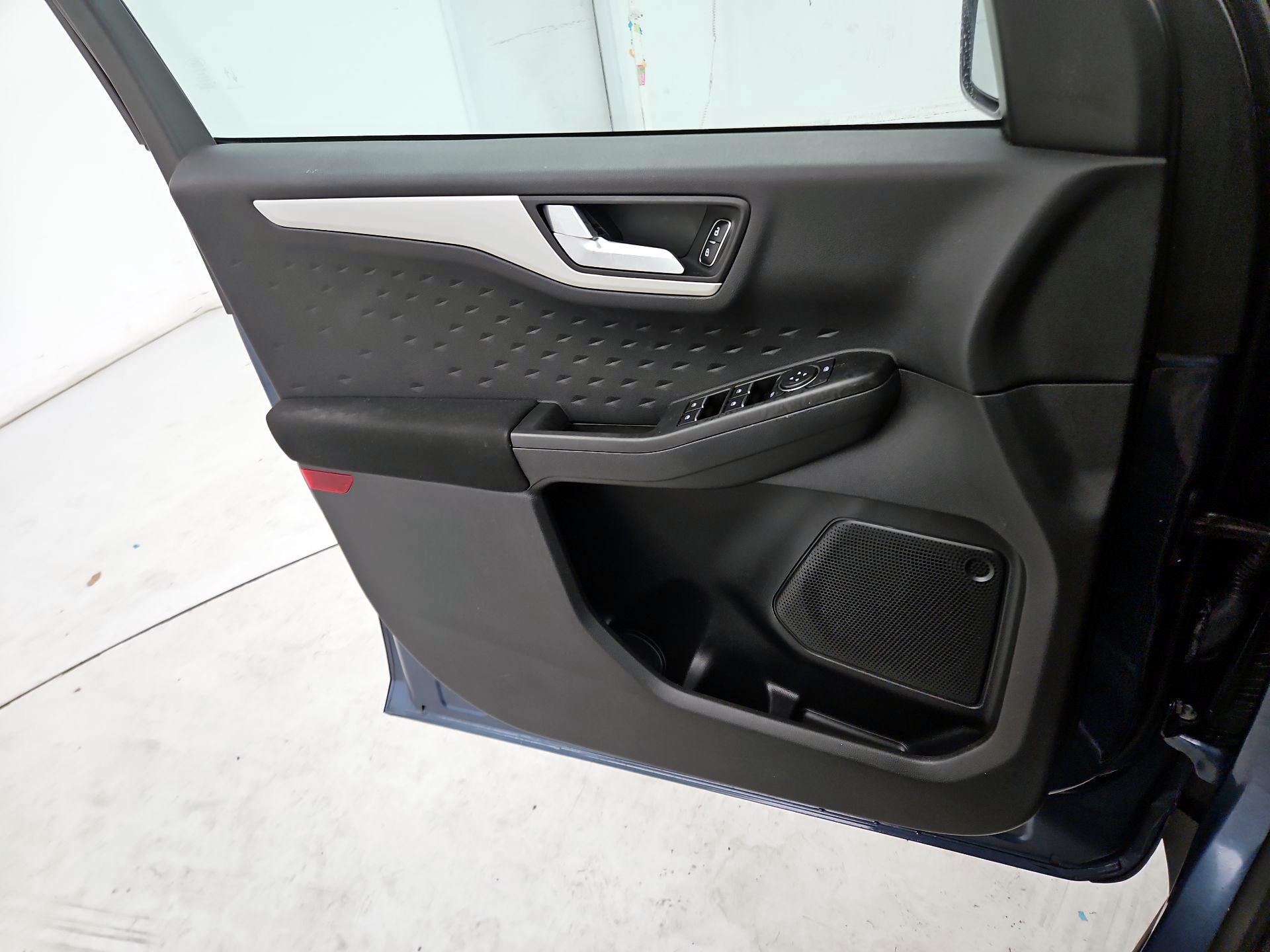 Thumbnail: 2020 Ford Escape - 12