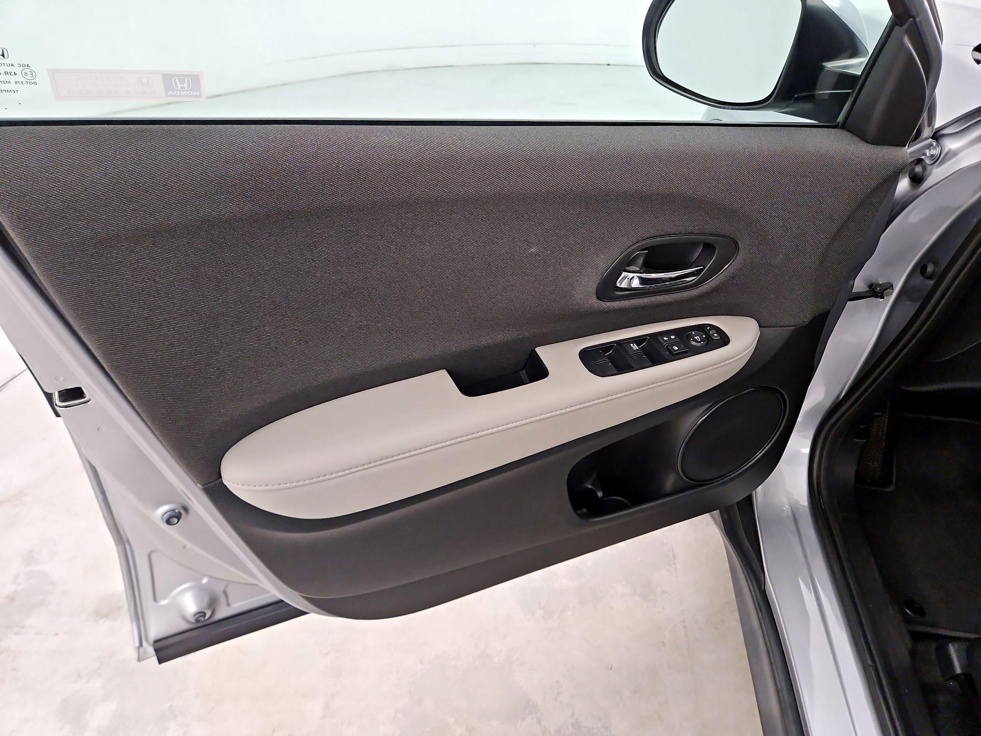 Thumbnail: 2019 Honda HR-V - 12